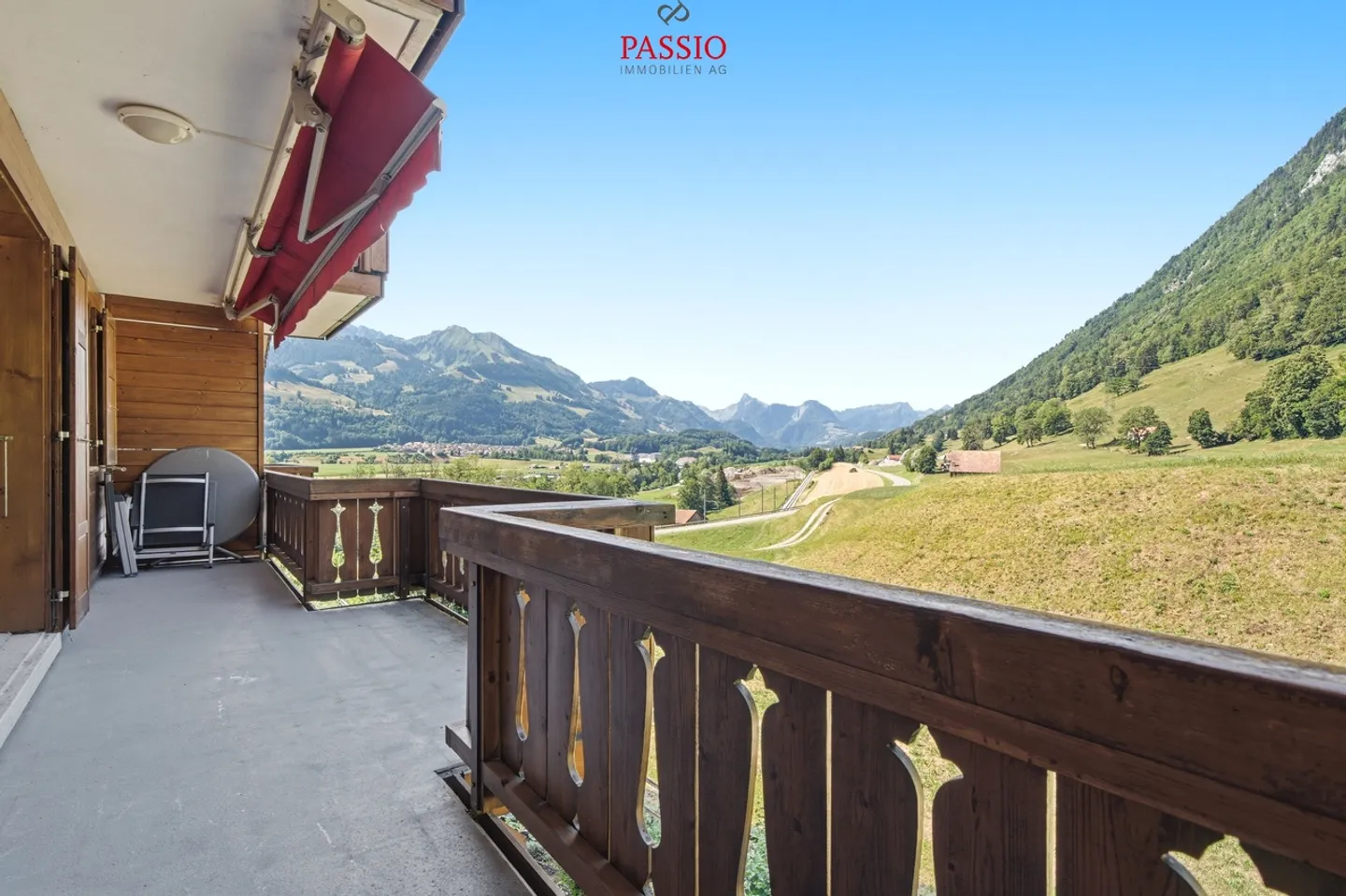 Furnished 3.5-room apartment with mountain view - Photo 3 of 19