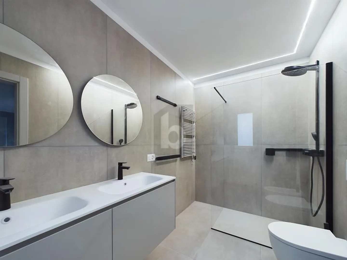 Moderne Familienhaus in der Natur - Foto 3 von 6