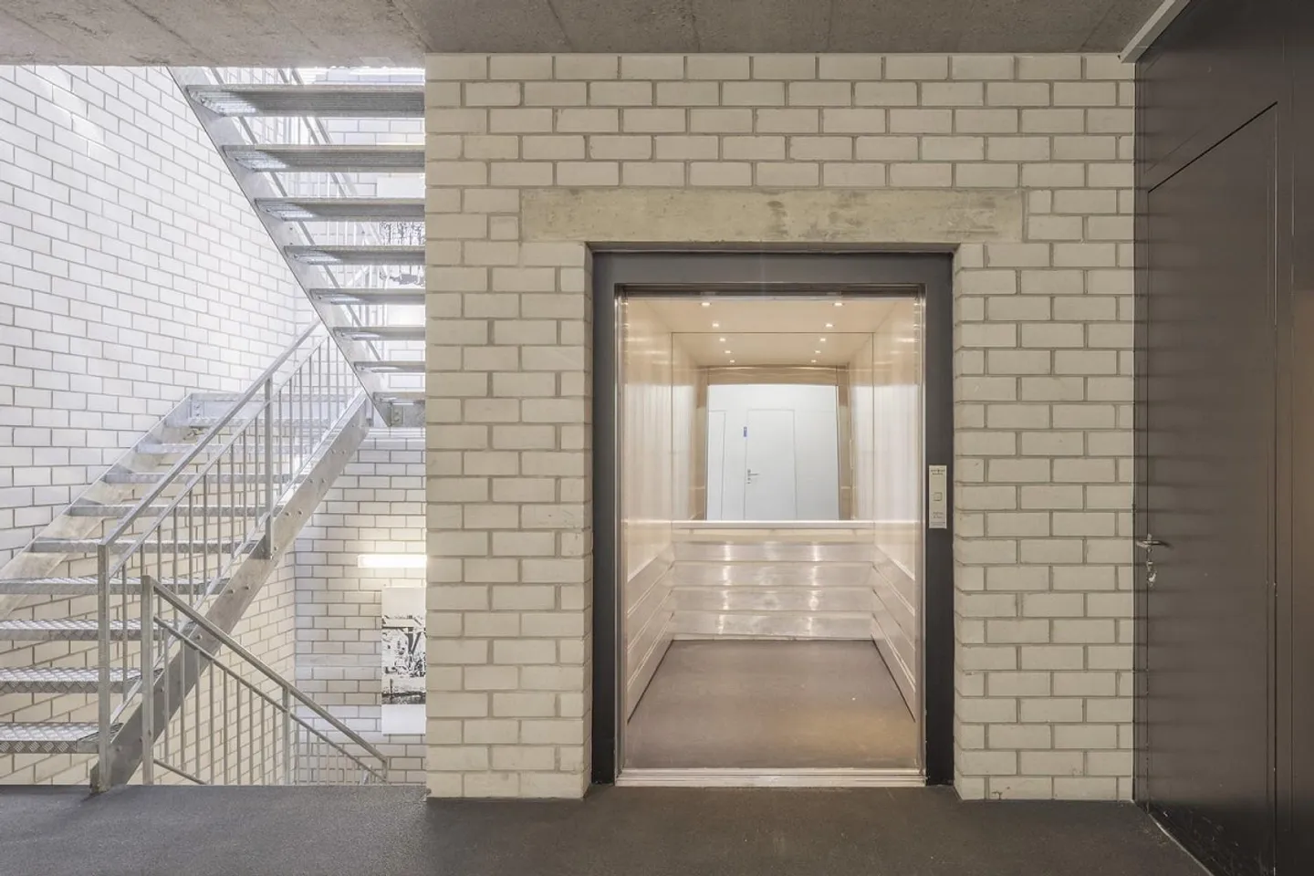 Ausgebaute und bezugsbereite Büro- und Gewerbeflächen - Foto 9 di 9