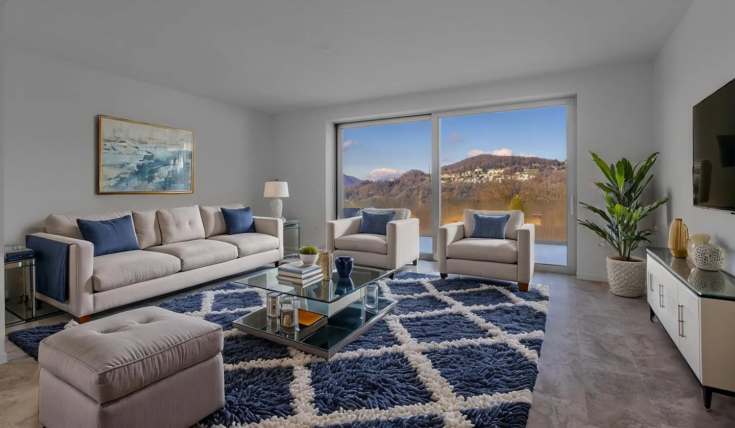 ESCLUSIVA VILLA 6.5 LOCALI CON PISCINA NEL VERDE A CARABBIA - Foto 2 di 12