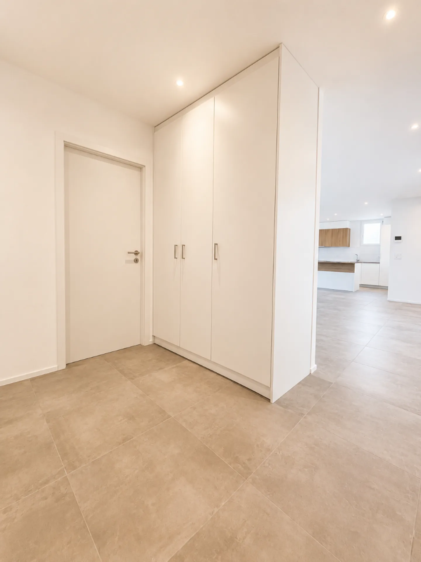 Appartement moderne avec terrasse - Photo 7 sur 12