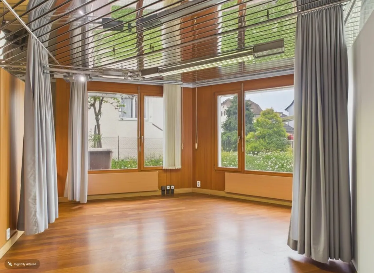 Detached villa with spa, commercial unit and plenty of design options - Photo 32 of 46