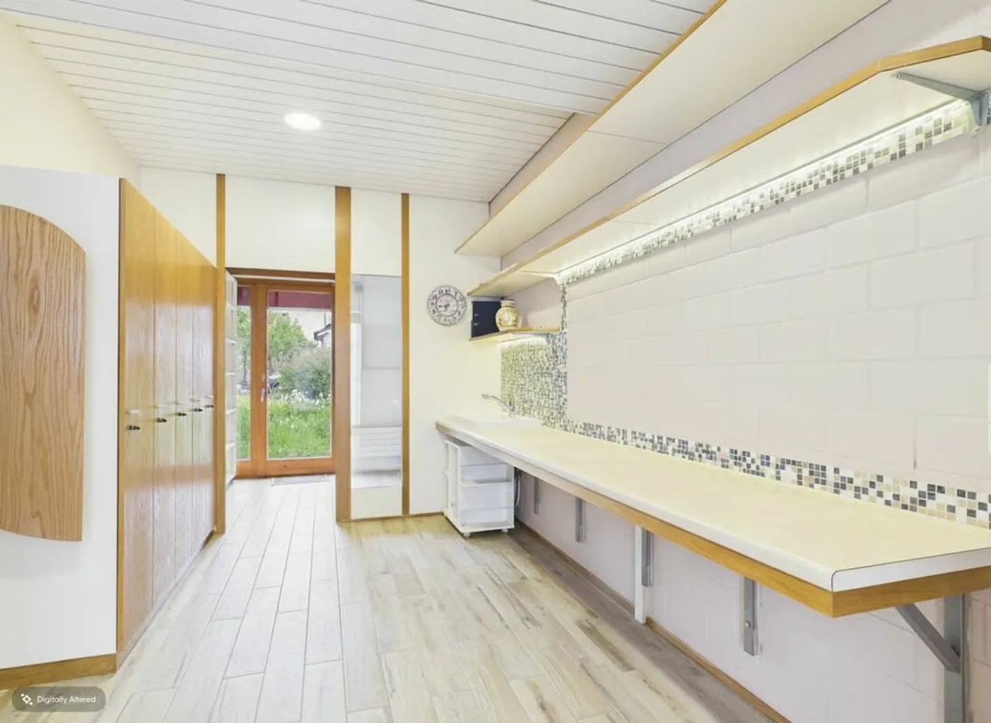 Detached villa with spa, commercial unit and plenty of design options - Photo 34 of 46