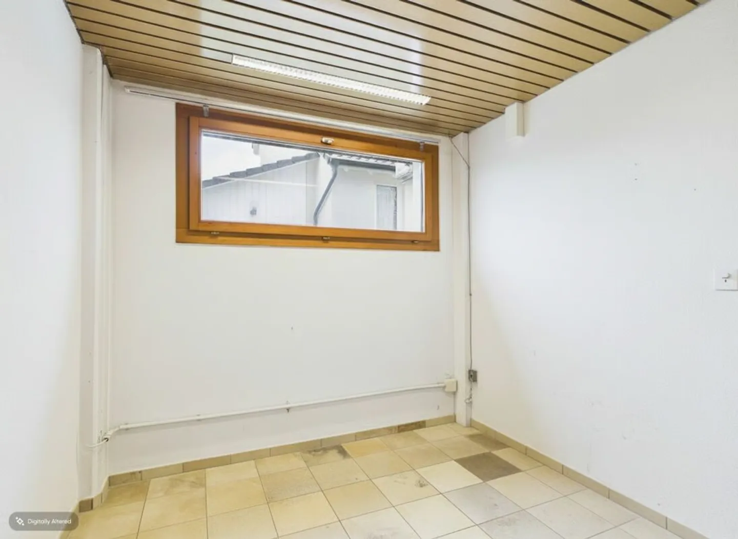 Detached villa with spa, commercial unit and plenty of design options - Photo 35 of 46