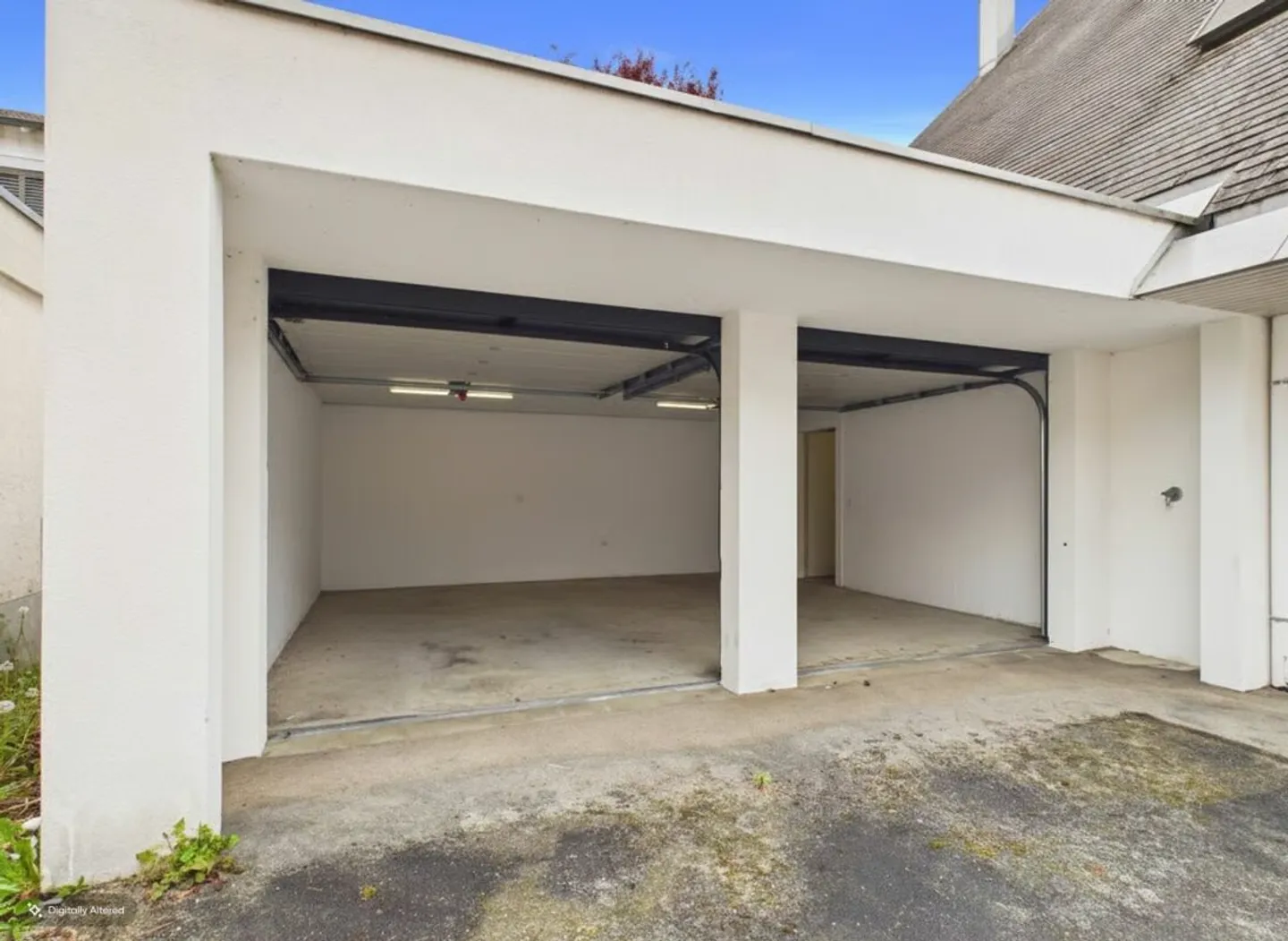 Detached villa with spa, commercial unit and plenty of design options - Photo 41 of 46