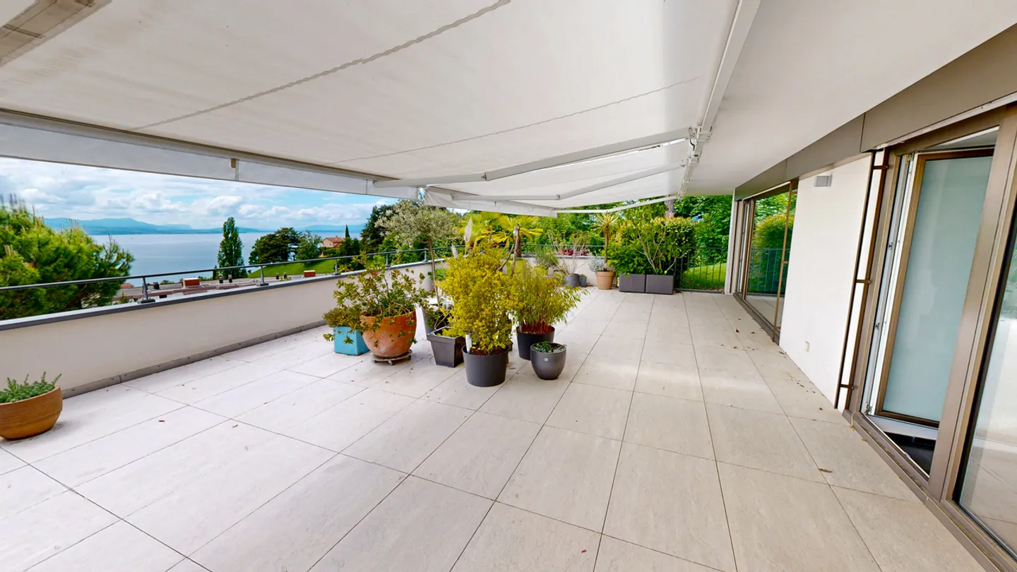 4.5-room apartment with terrace and panoramic view of the lake - Photo 14 of 24
