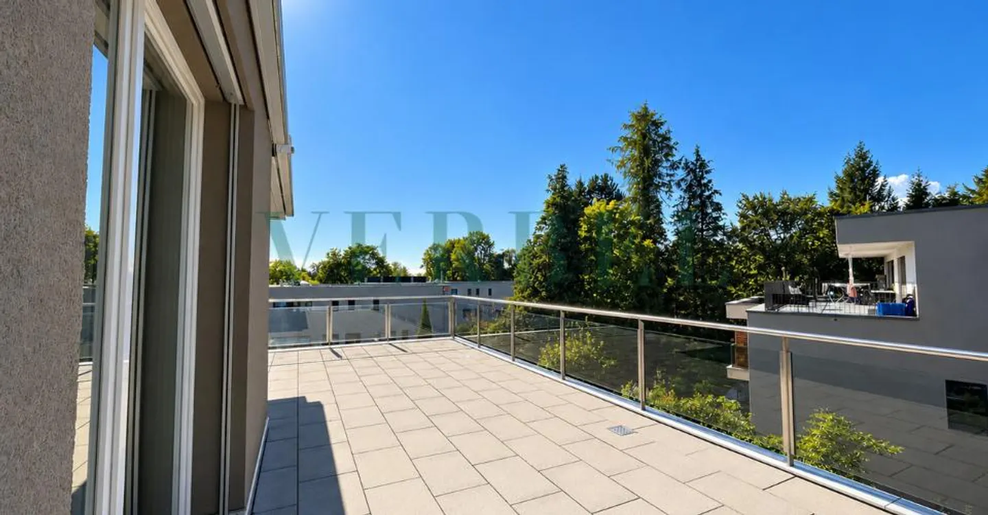 Attique lumineux avec magnifique terrasse - Foto 4 von 11