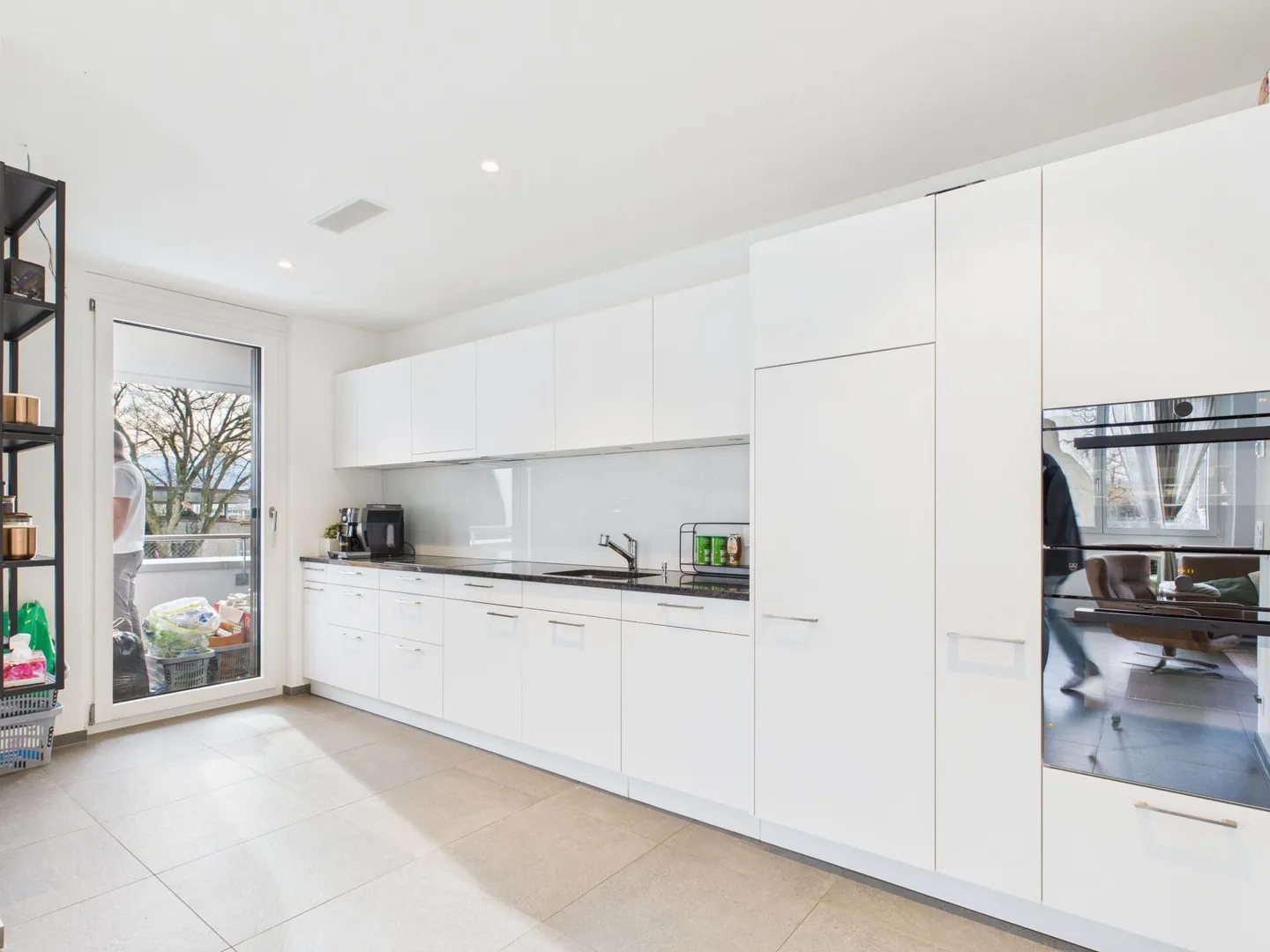 Appartamento moderno di 3,5 locali con grande balcone - Foto 2 di 14