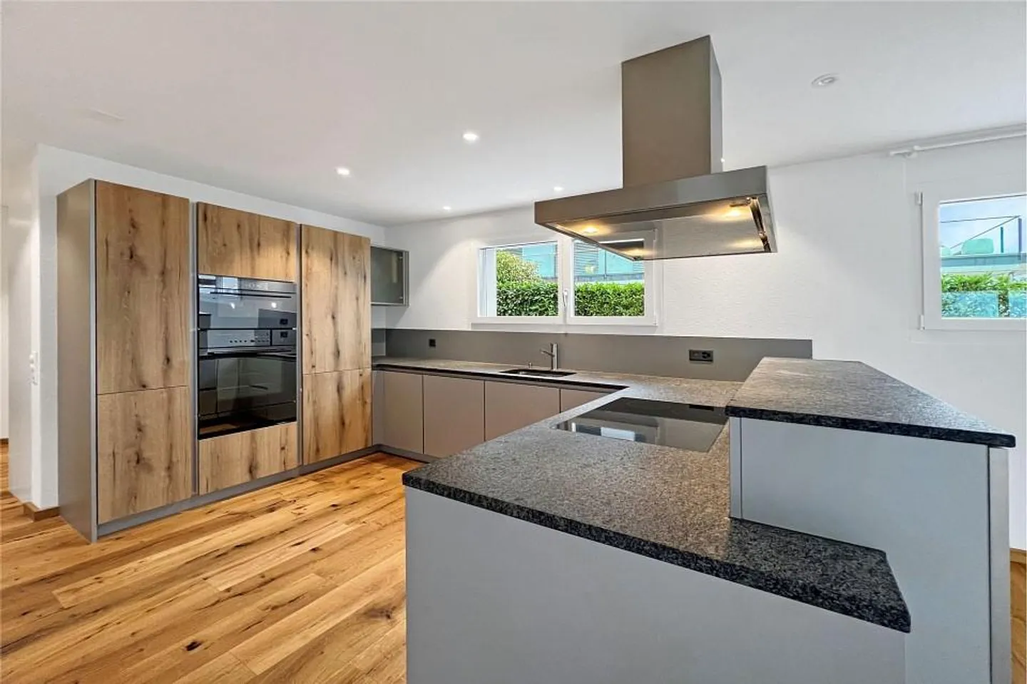 Fantastico appartamento con terrazza e vista mozzafiato sul lago di Zugo... - Foto 3 di 4