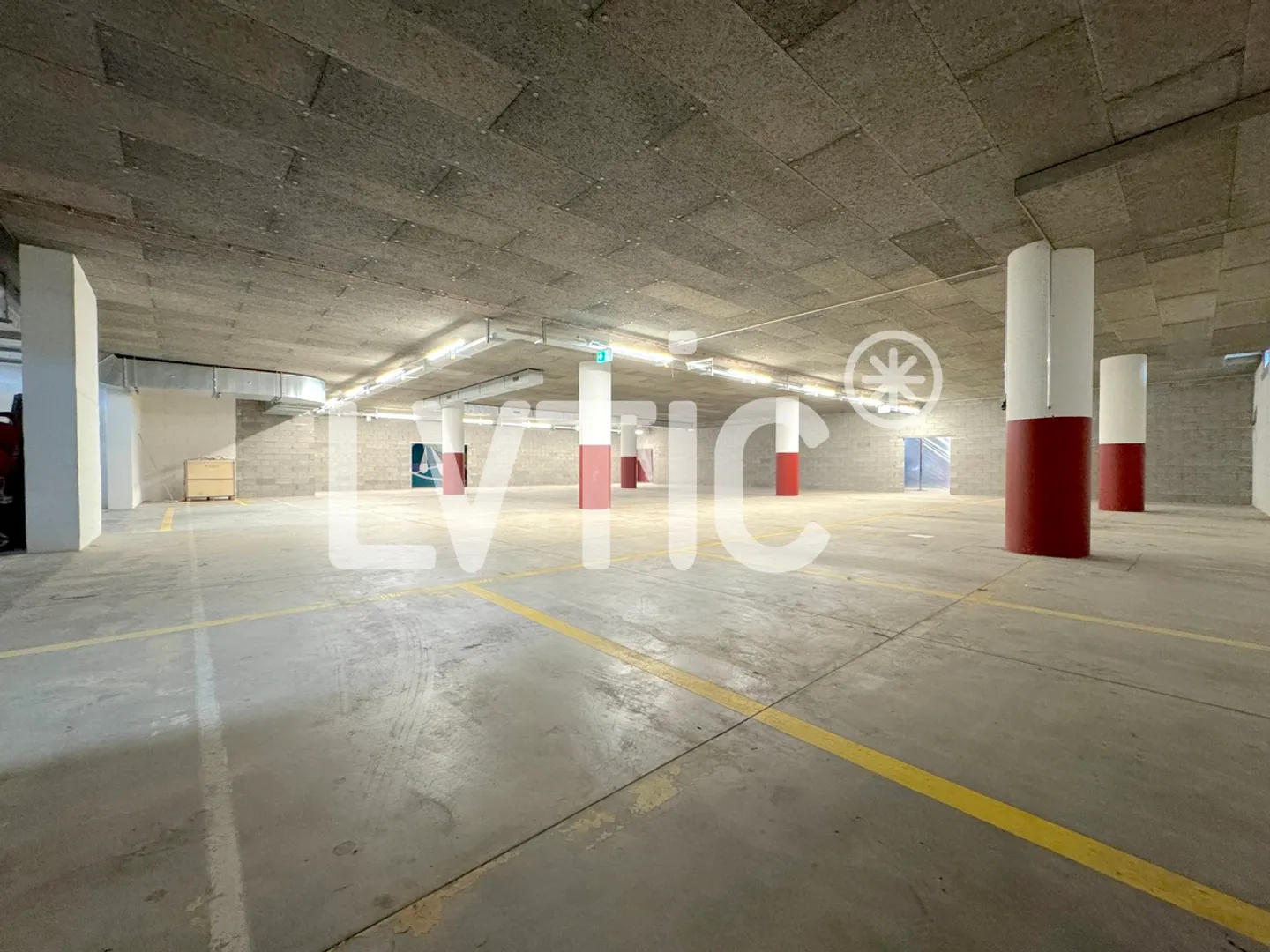 Magazzino Spazioso in Affitto - Foto 1 di 11