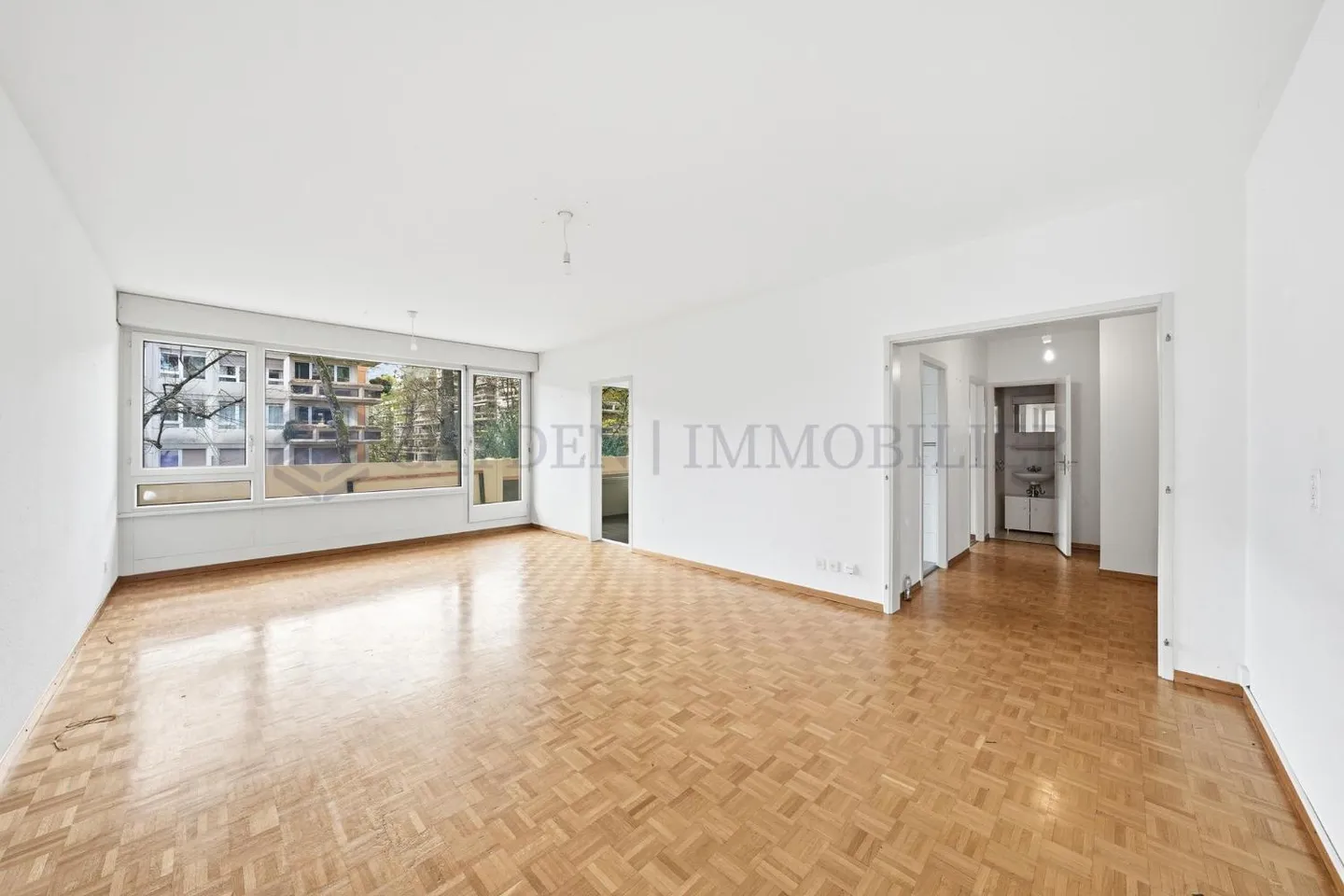 Bel appartement de 7 pièces dans le quartier de Malagnou/Florissant - Photo 7 sur 9