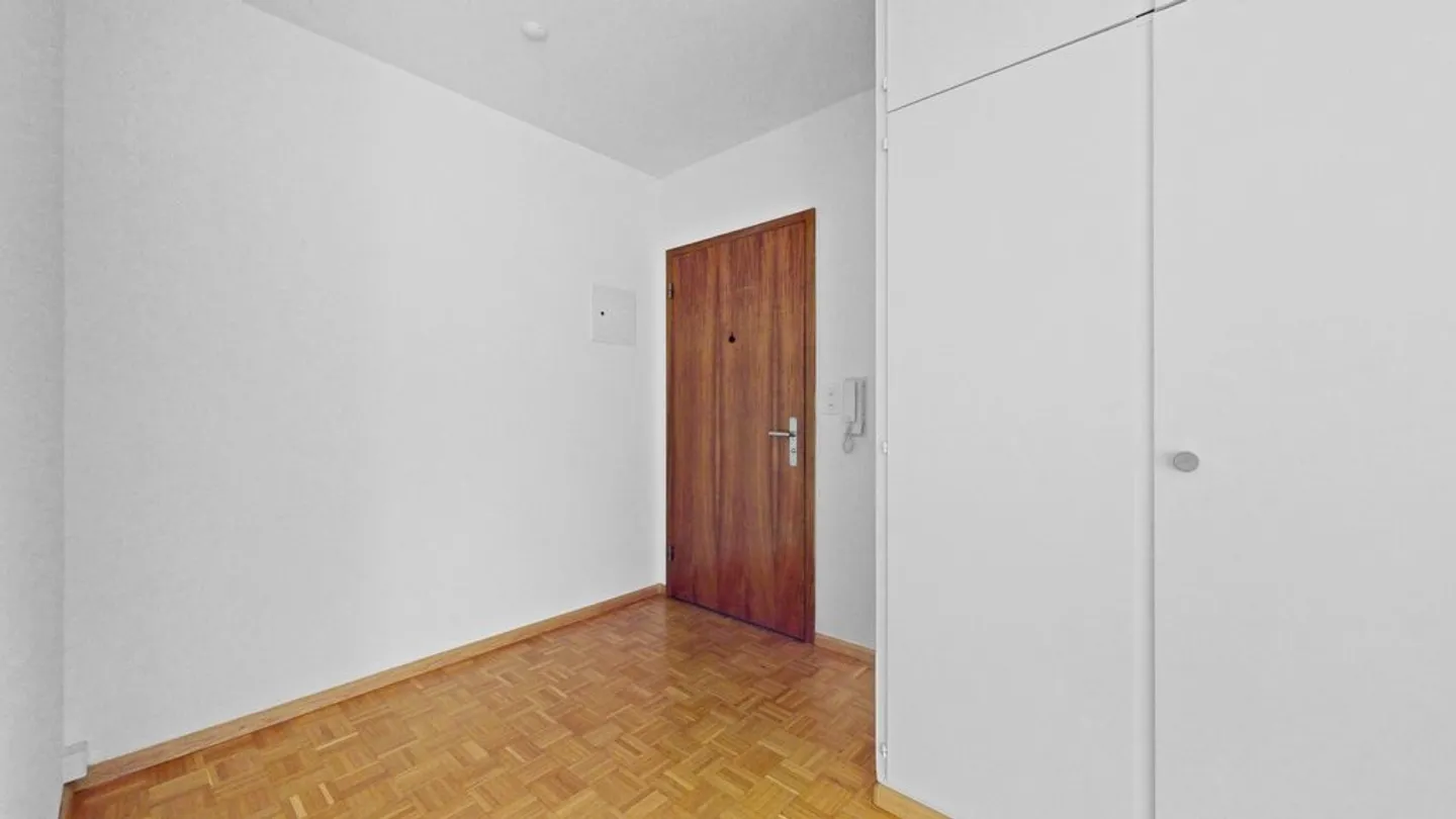 Charming Swiss Chalet Retreat - Photo 7 of 11