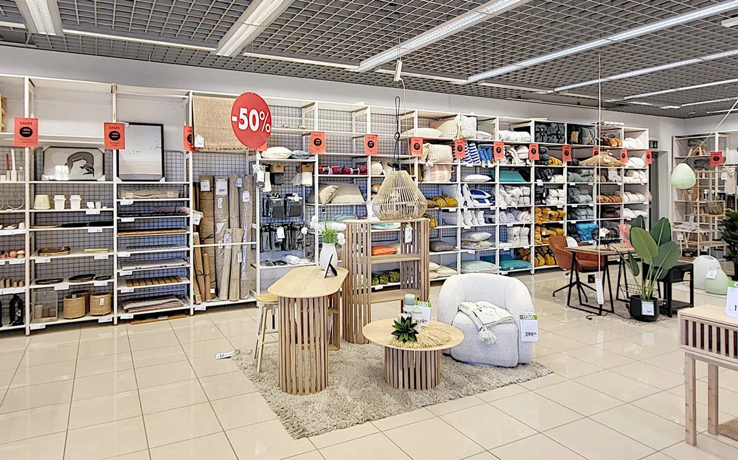 Attractive Retail Space at Shopping Walkestrasse - Photo 8 of 11
