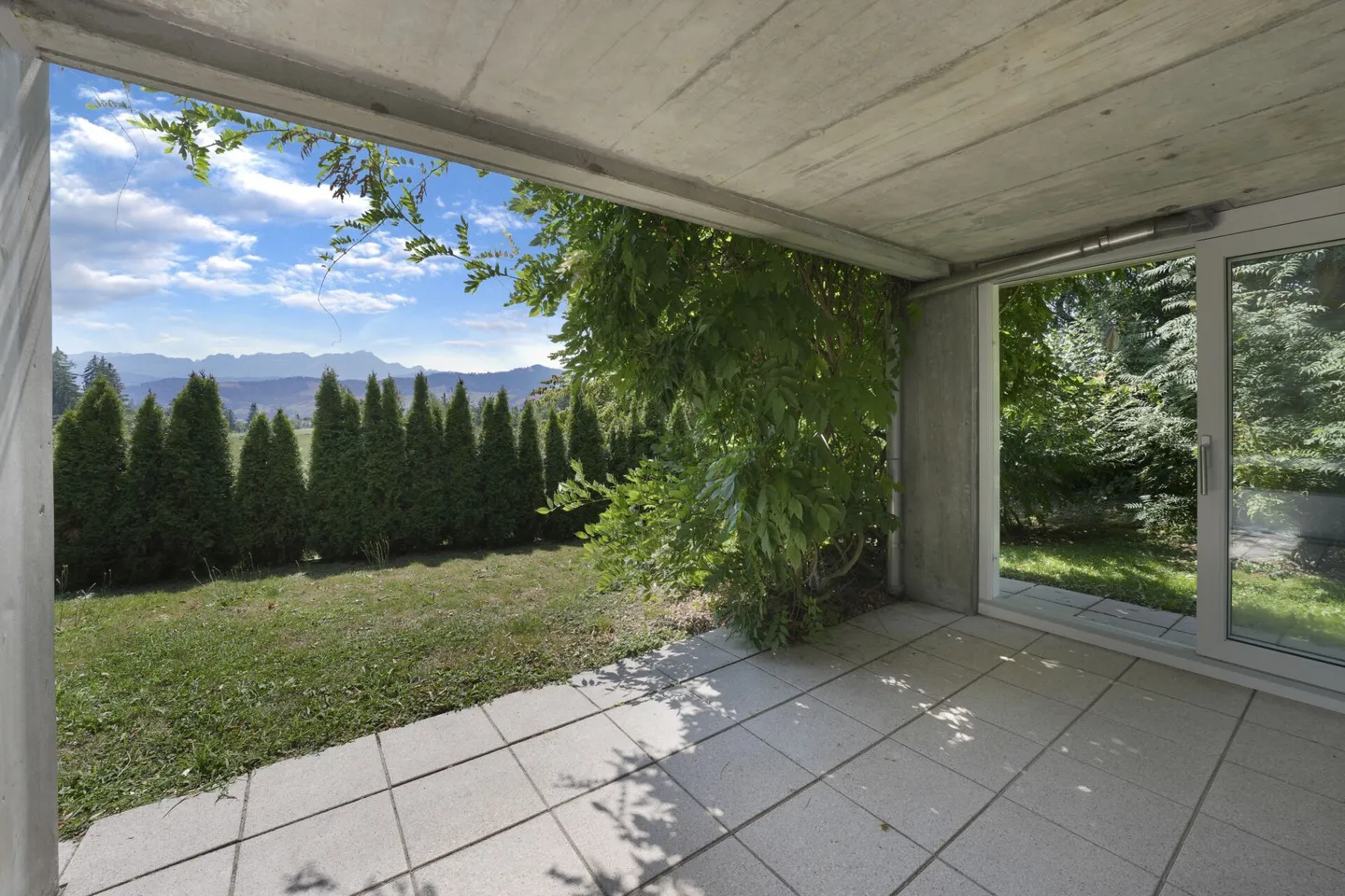Vivere come in una casa unifamiliare! Immenso appartamento duplex ben curato con panorama sull'Alpstein e piscina - Foto 13 di 67