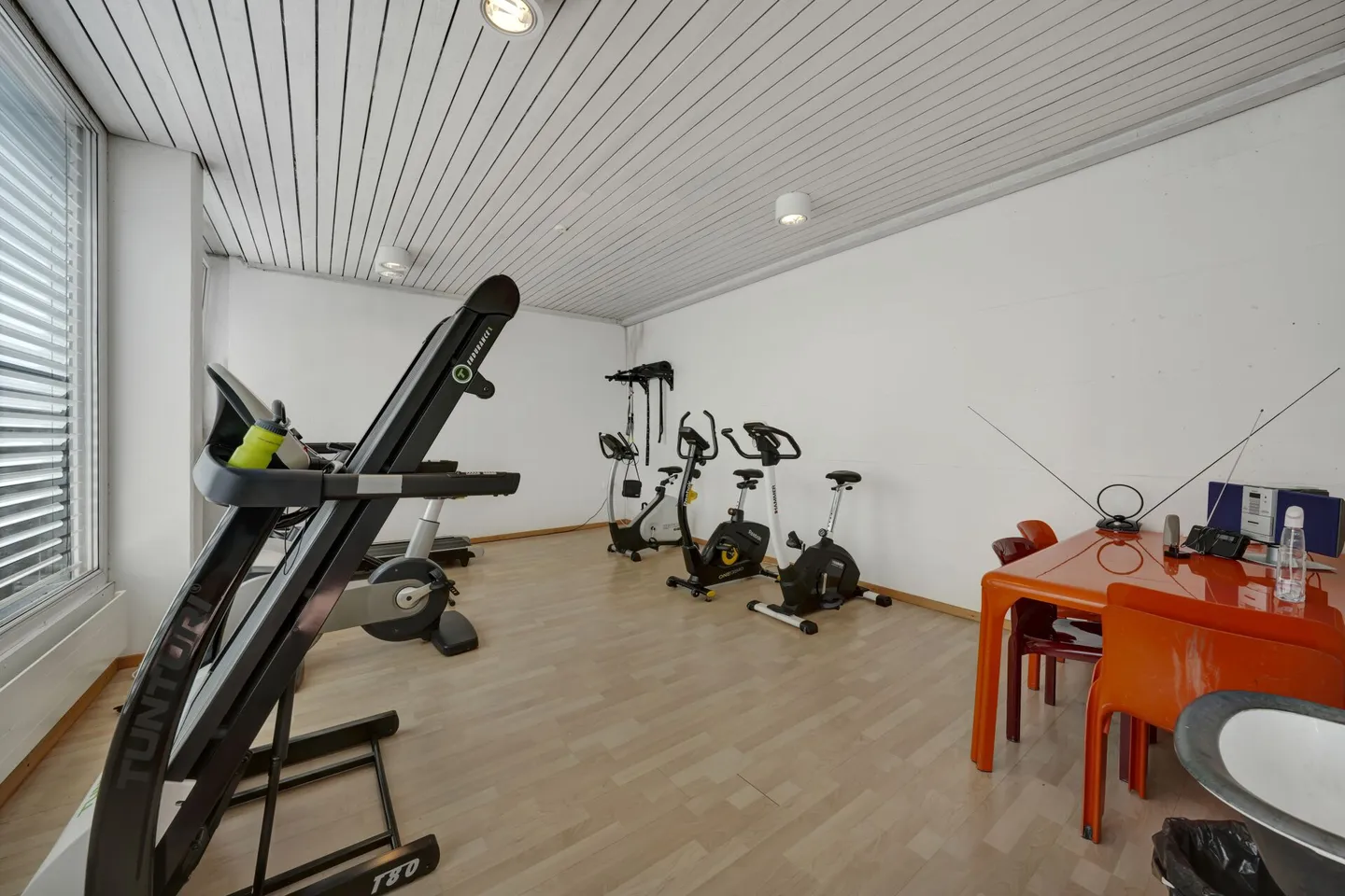 Vivere come in una casa unifamiliare! Immenso appartamento duplex ben curato con panorama sull'Alpstein e piscina - Foto 50 di 67