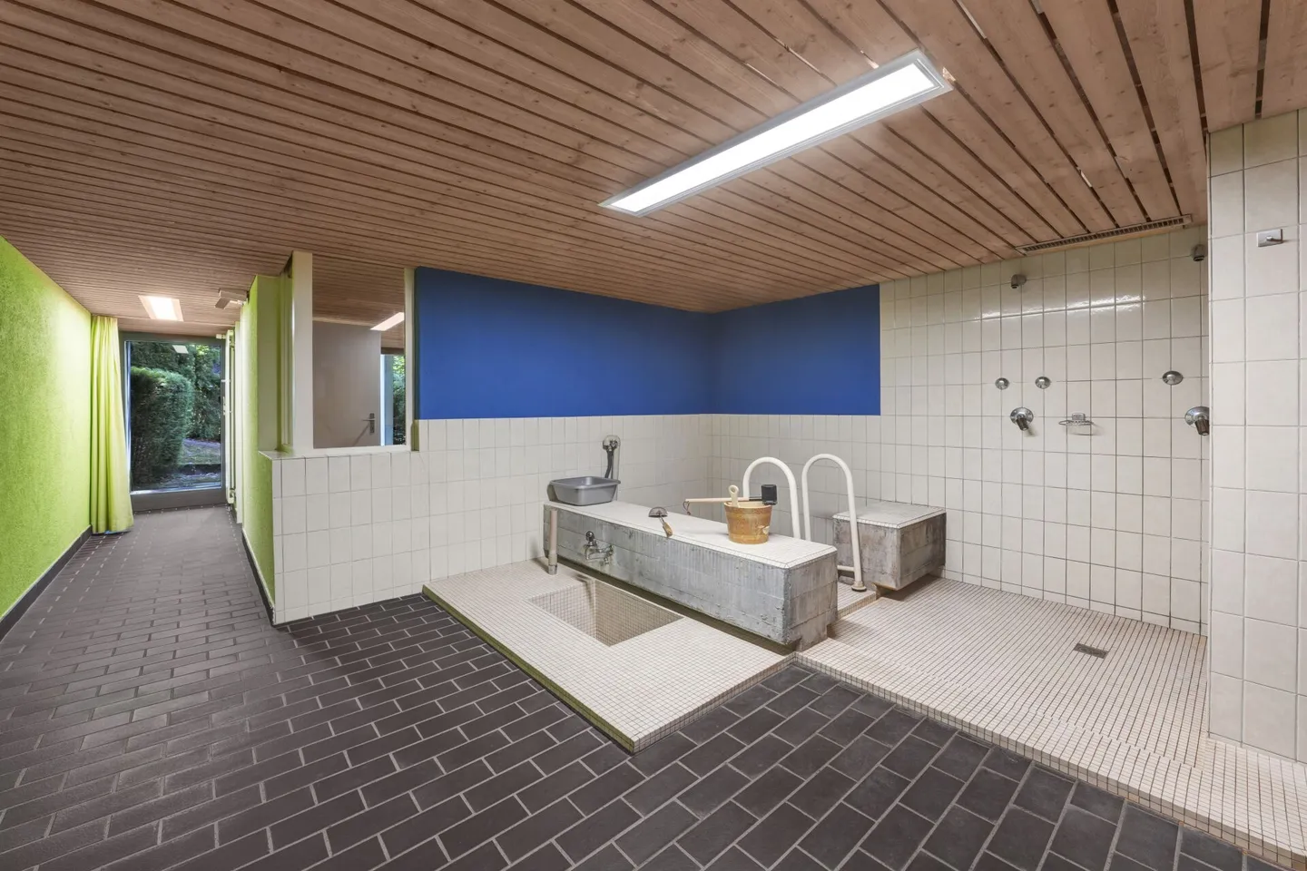 Vivere come in una casa unifamiliare! Immenso appartamento duplex ben curato con panorama sull'Alpstein e piscina - Foto 51 di 67