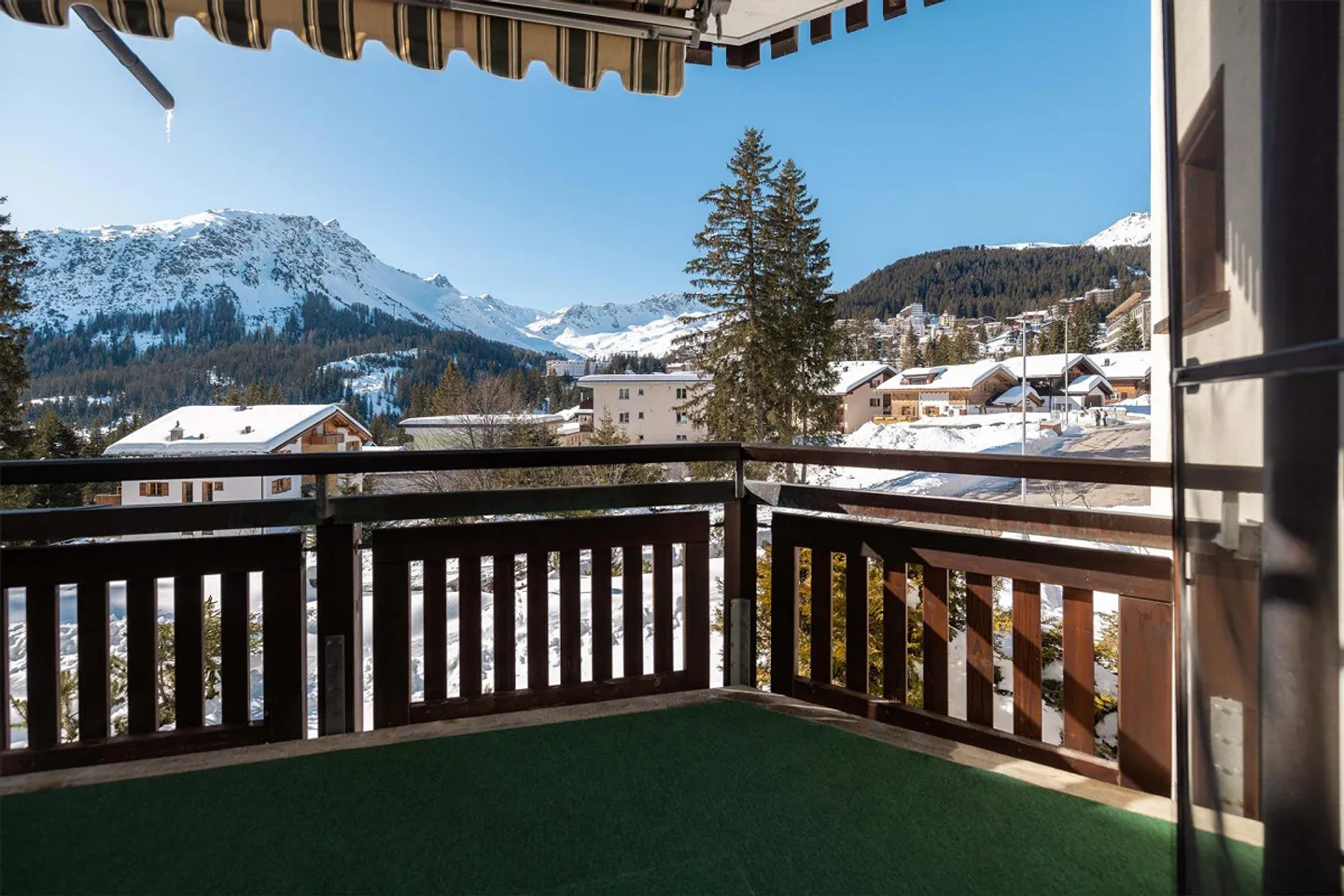 Appartement de vacances avec balcon et vue sur le panorama montagneux - Photo 1 sur 5