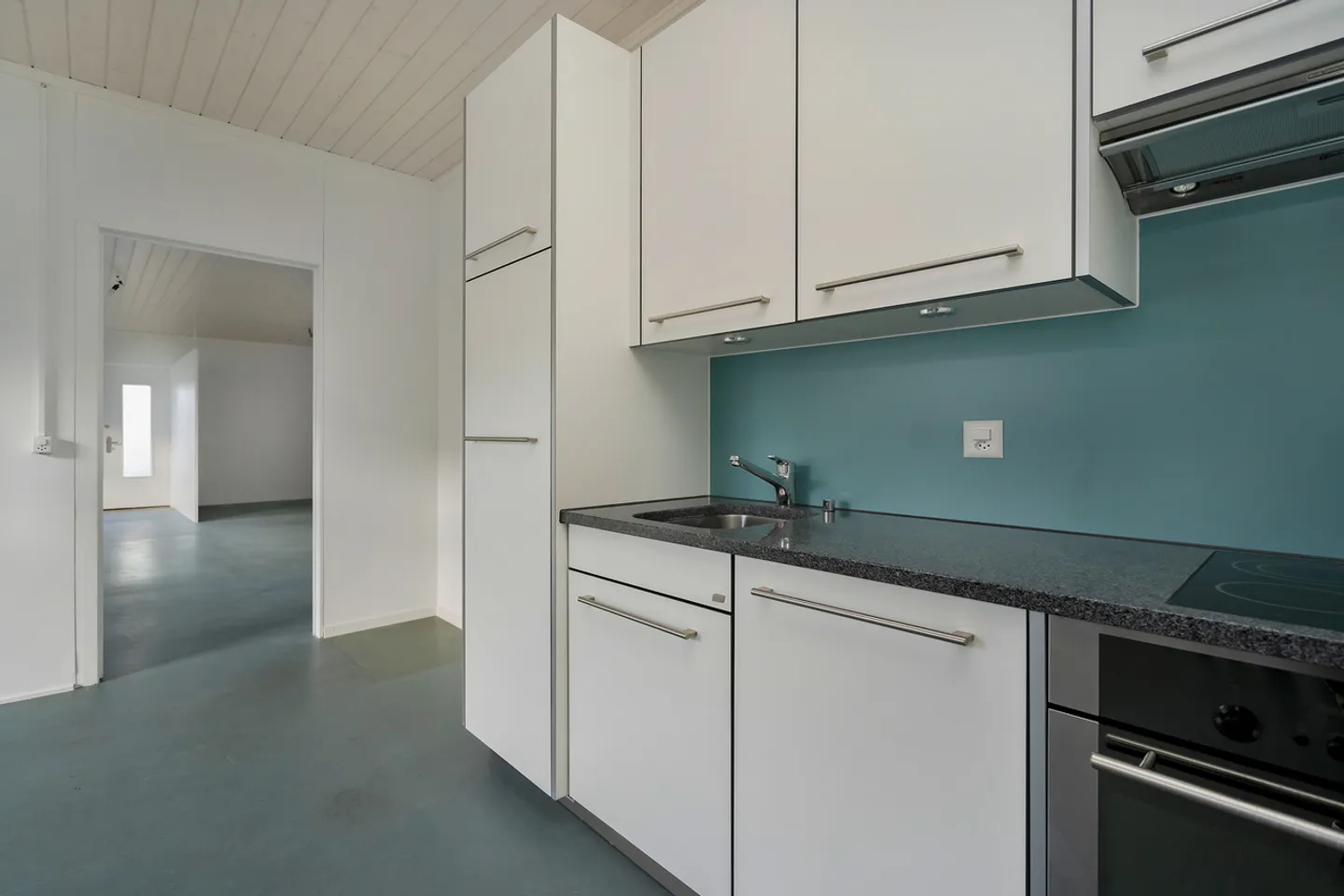 Versatile commercial space centrally located in Belp - Photo 5 of 9