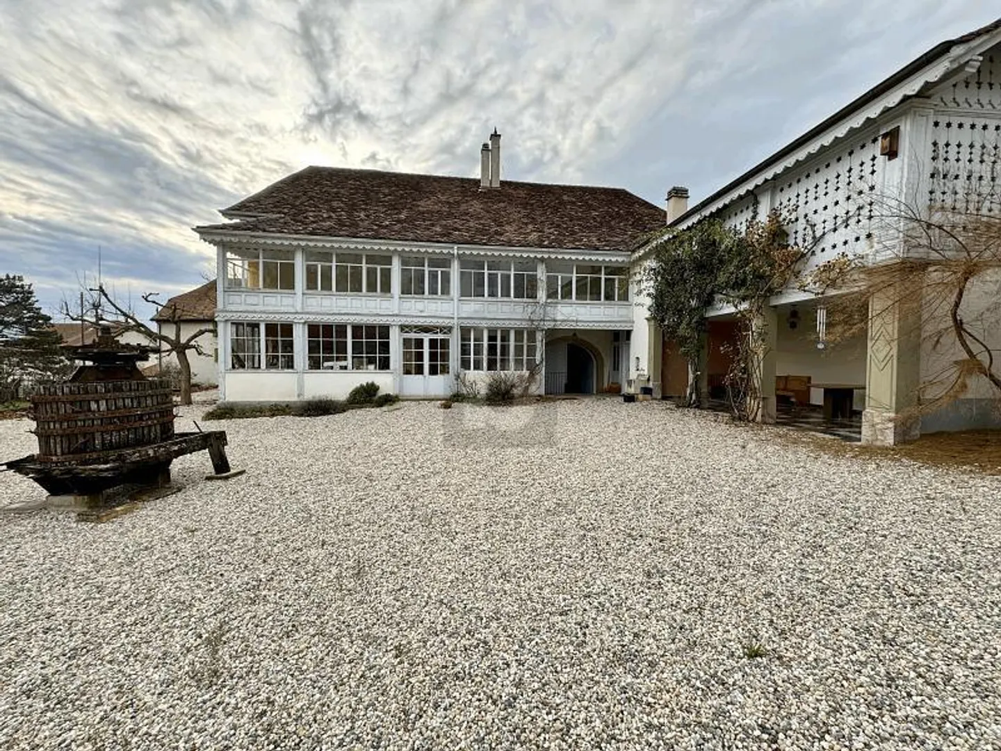 Manoir d'exception du 17e siècle - Photo 1 sur 6