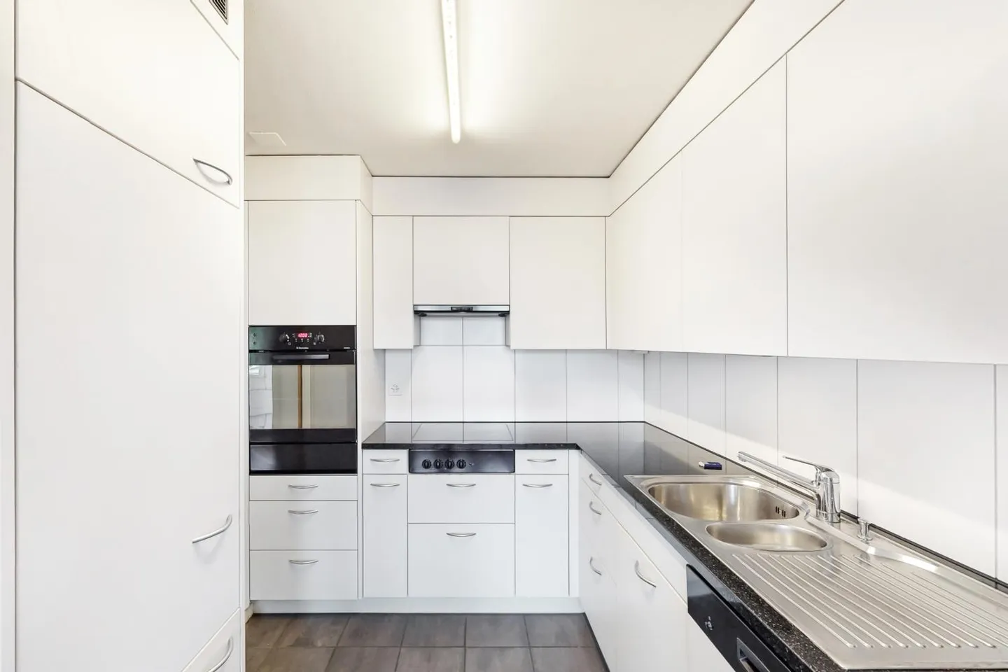 Appartement 2.5 pièces ensoleillé - Photo 8 sur 13