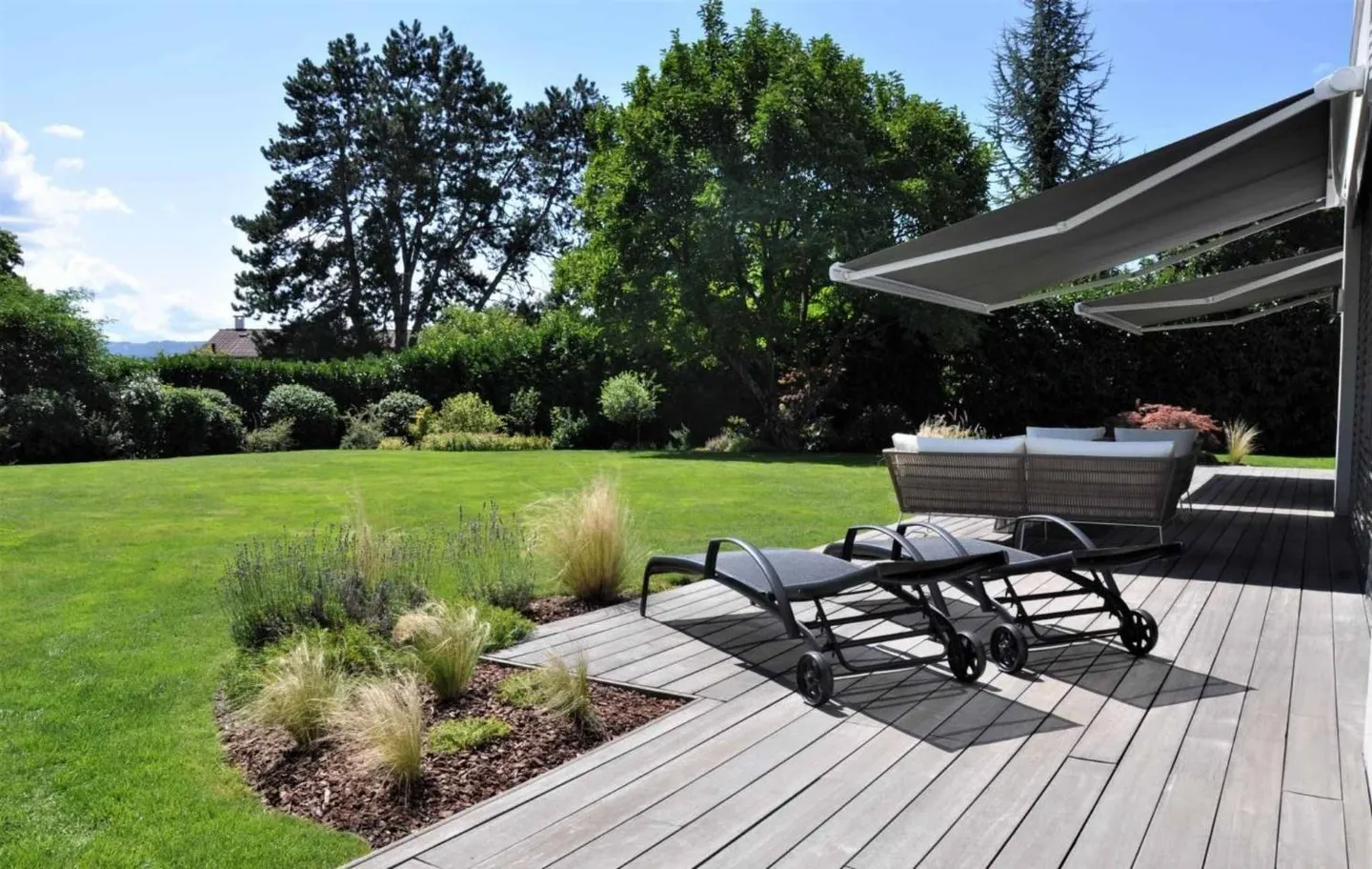 Moderne Villa mit Gartenterrasse - Foto 1 von 10