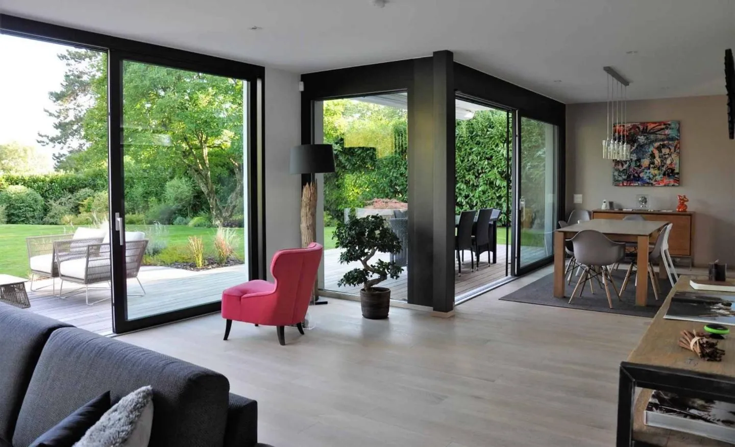 Moderne Villa mit Gartenterrasse - Foto 3 von 10