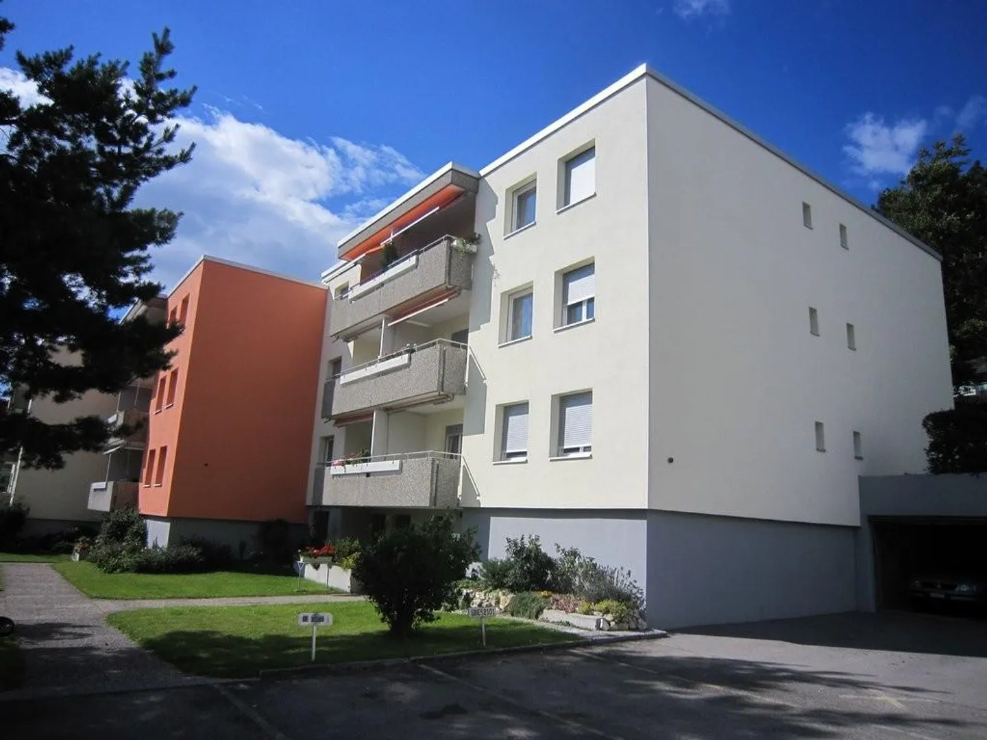 Appartement moderne de 4,5 pièces dans un emplacement calme - Photo 2 sur 8