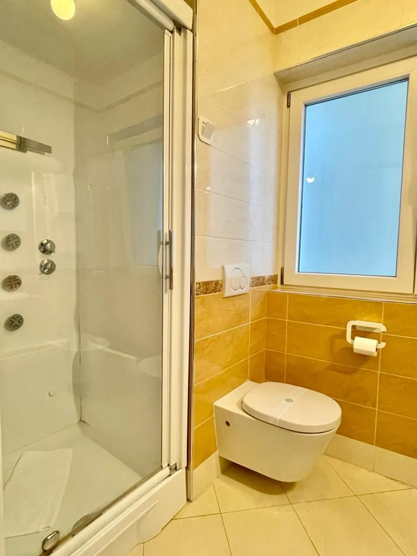 Eingerichtetes Studio in Lugano - Foto 8 von 18