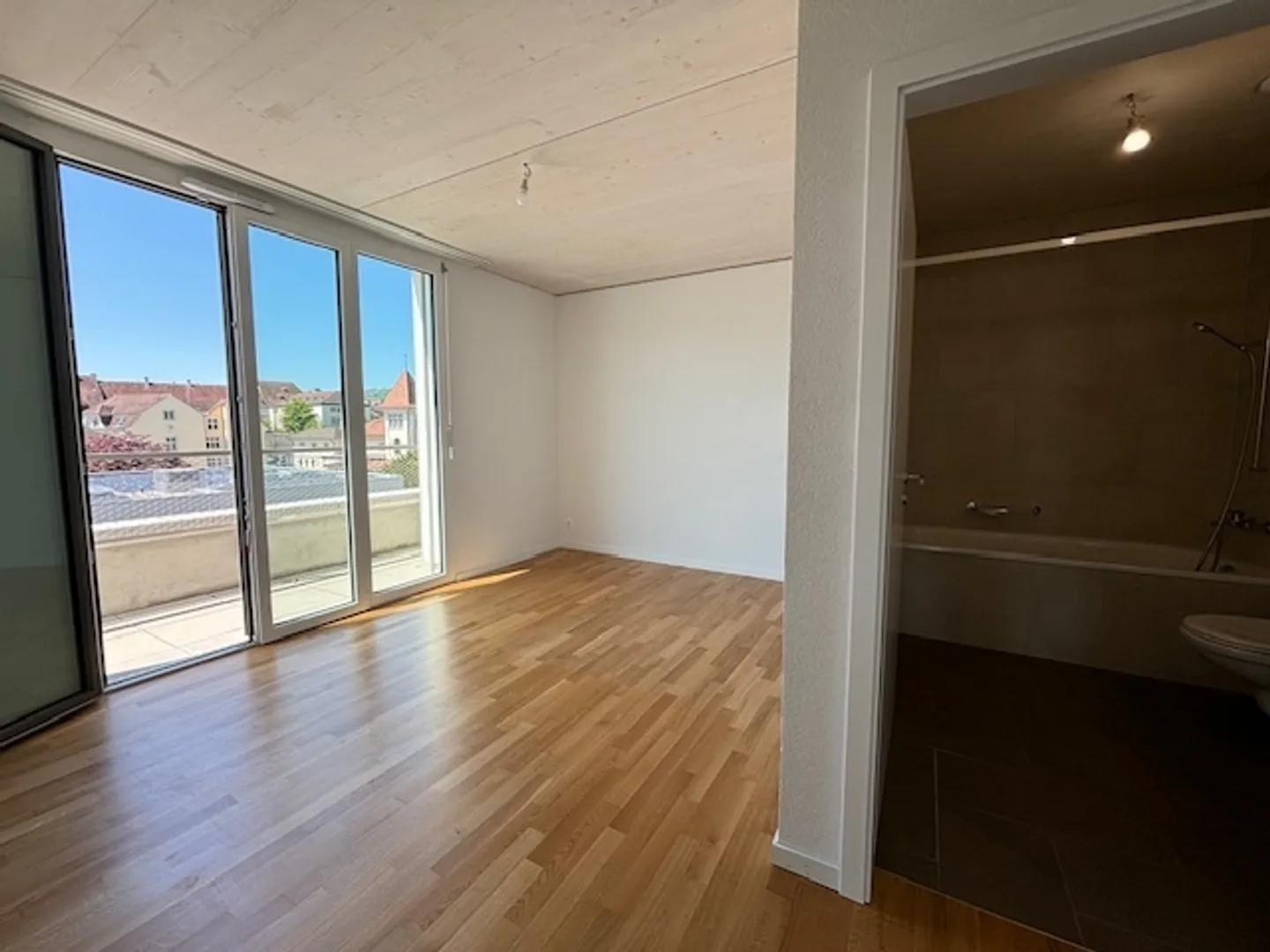 Rte de Bâle 12 - 4.5 room penthouse apartment for rent - Photo 2 of 5