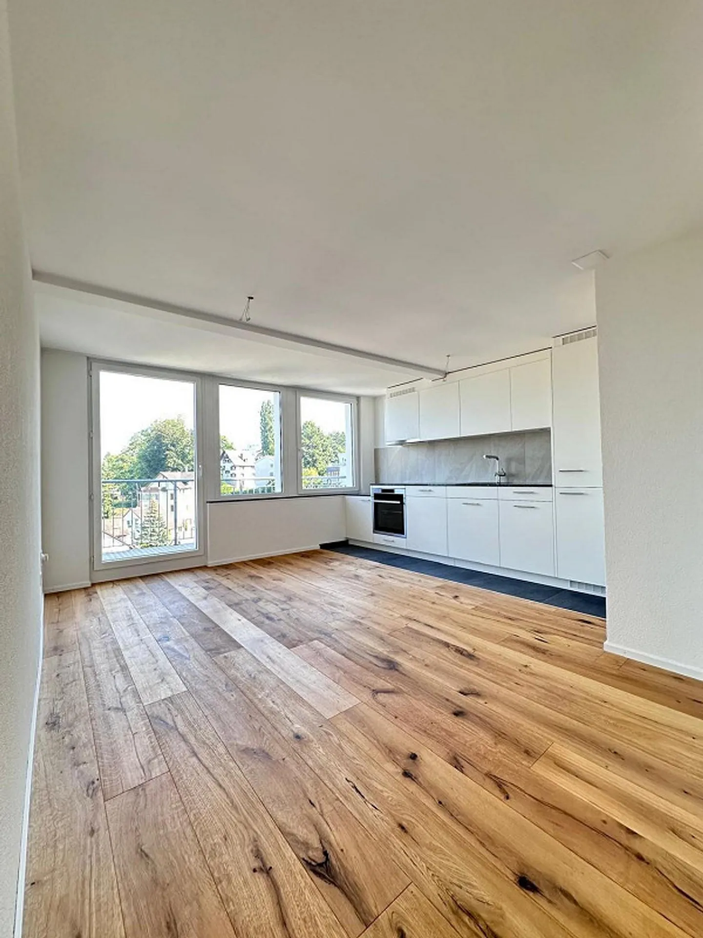 Appartamento 2.5 stanze completamente ristrutturato in una posizione centrale - Foto 1 di 7