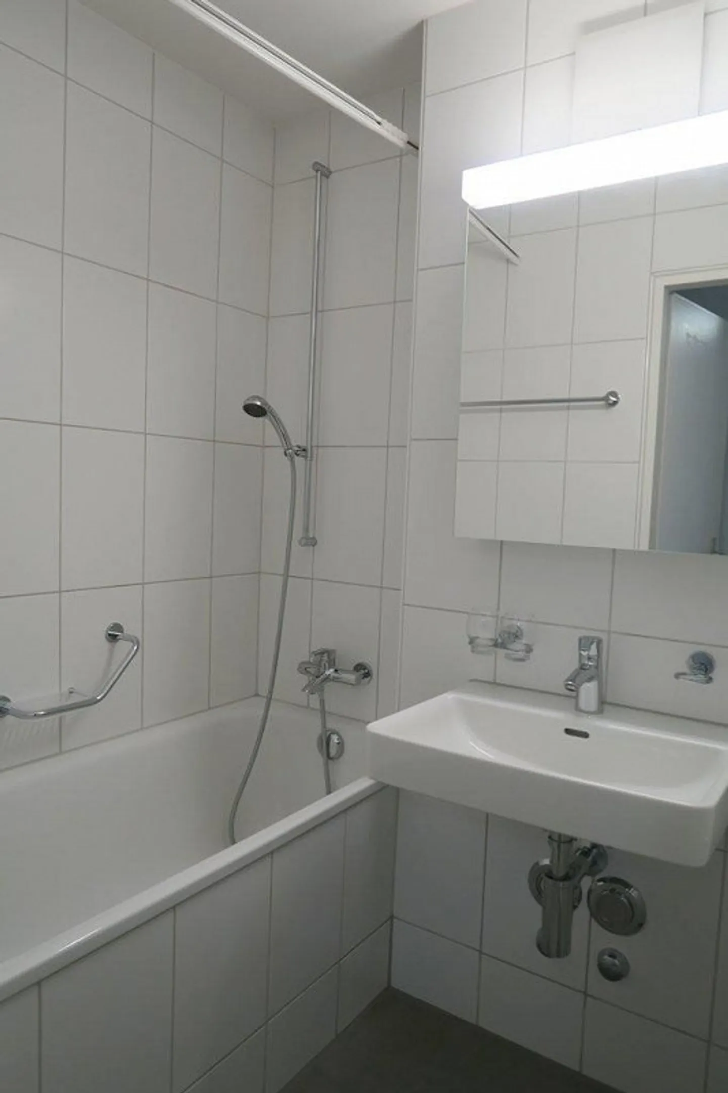 Appartement moderne de 4,5 pièces dans un emplacement calme - Photo 4 sur 8