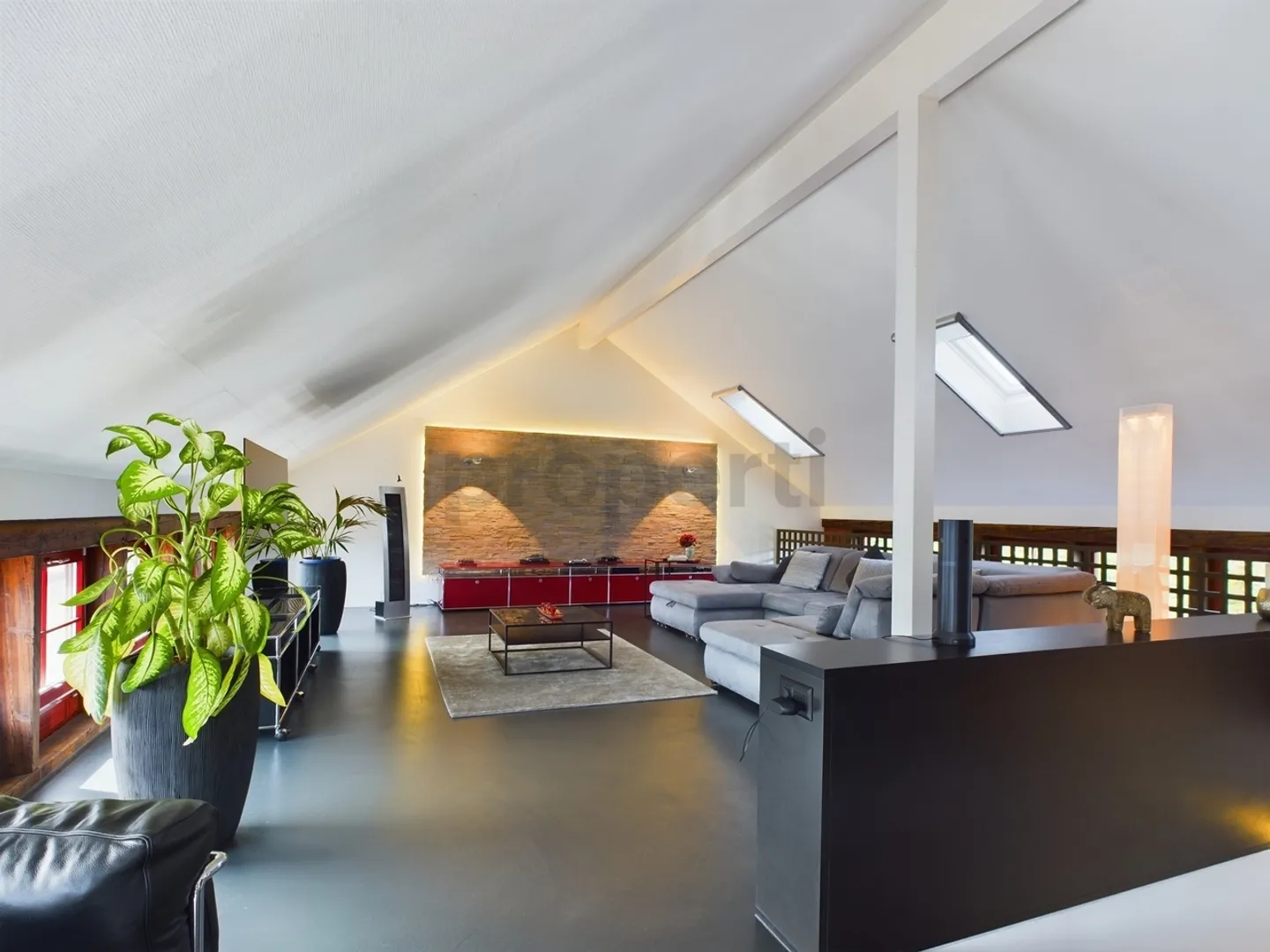 Appartamento loft unico con un'altezza impressionante e dotazioni moderne - Foto 1 di 9