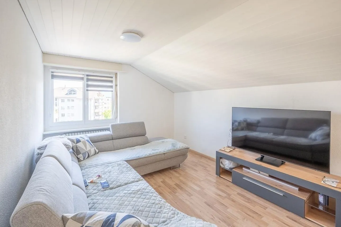 Appartamento affascinante di 2,5 stanze in mansarda - Foto 2 di 9