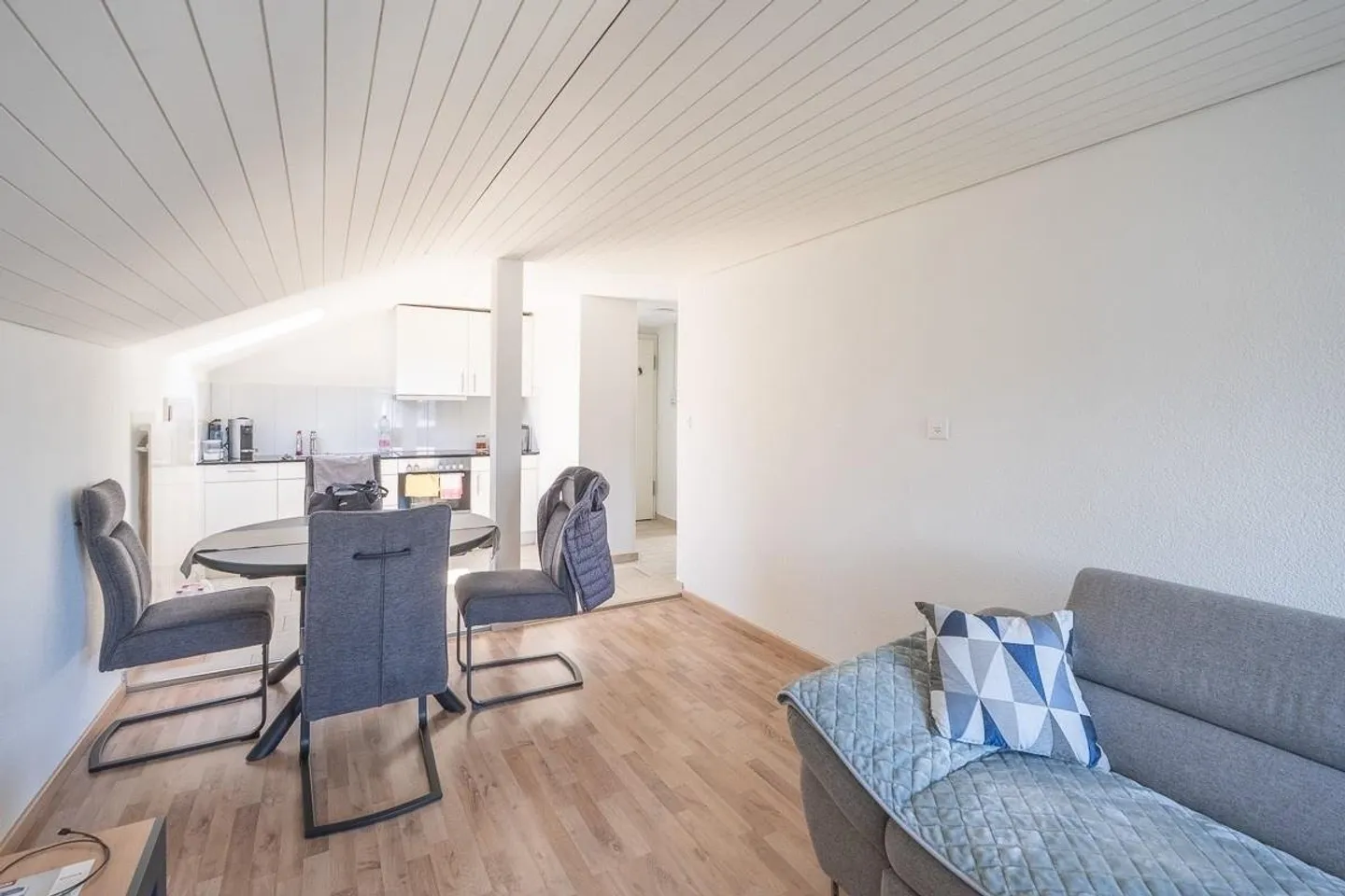 Appartamento affascinante di 2,5 stanze in mansarda - Foto 3 di 9