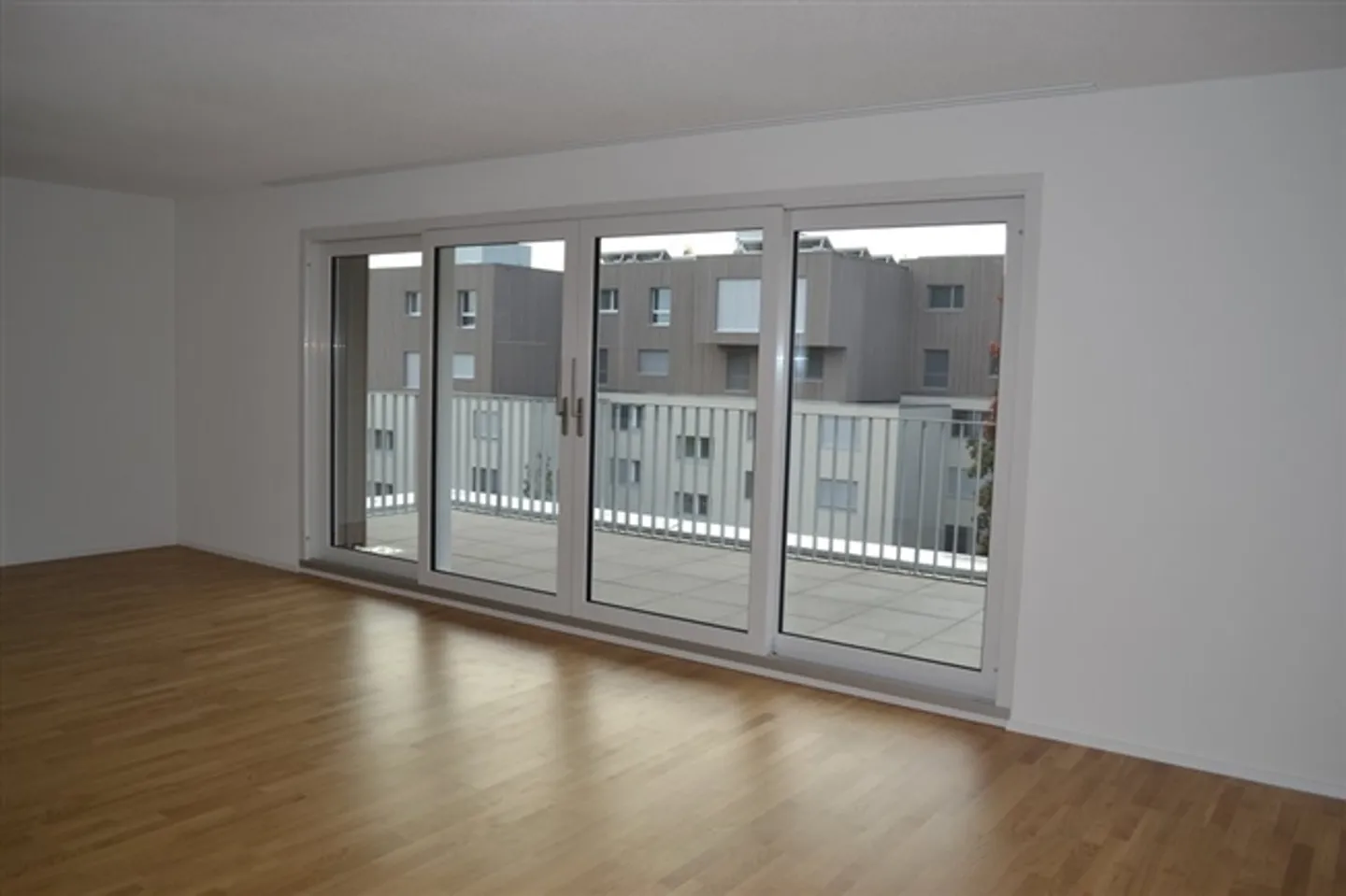 Superbe appartement de 2,5 pièces à louer ! - Photo 2 sur 9