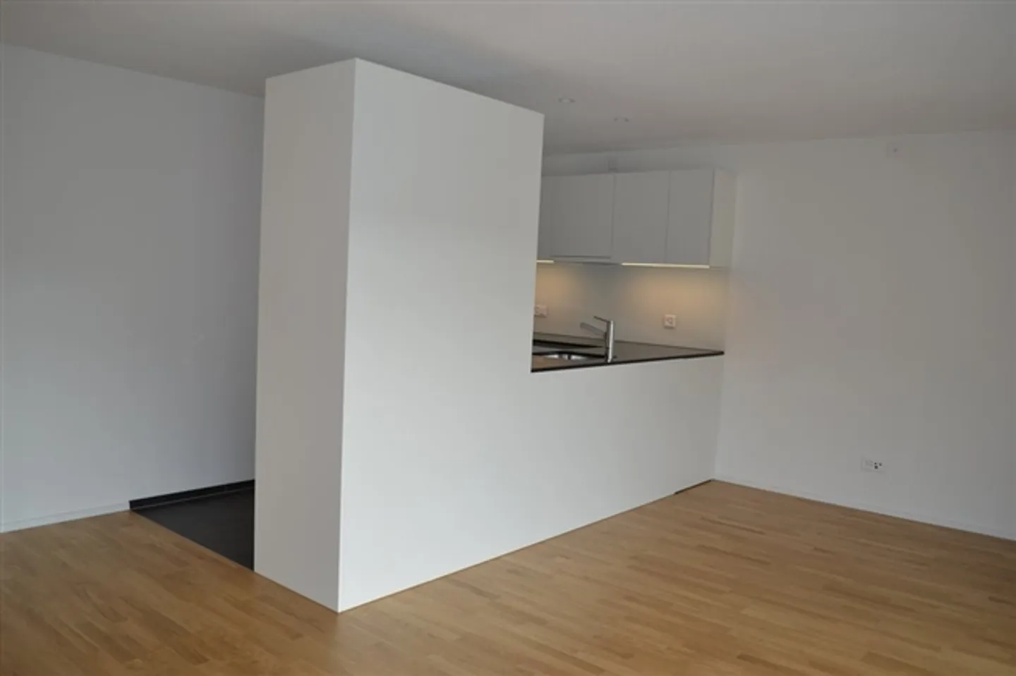 Superbe appartement de 2,5 pièces à louer ! - Photo 4 sur 9