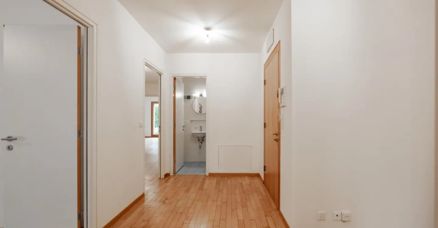 Appartement traversant d’exception de 151m² avec 2 jardins de 87², véranda vitrée de 25m² et double box de 31m² - Photo 11 of 18