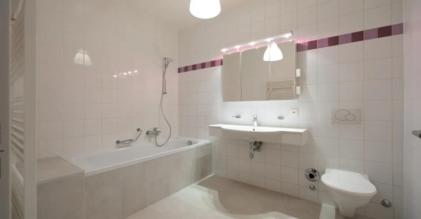 Appartement traversant d’exception de 151m² avec 2 jardins de 87², véranda vitrée de 25m² et double box de 31m² - Photo 12 of 18