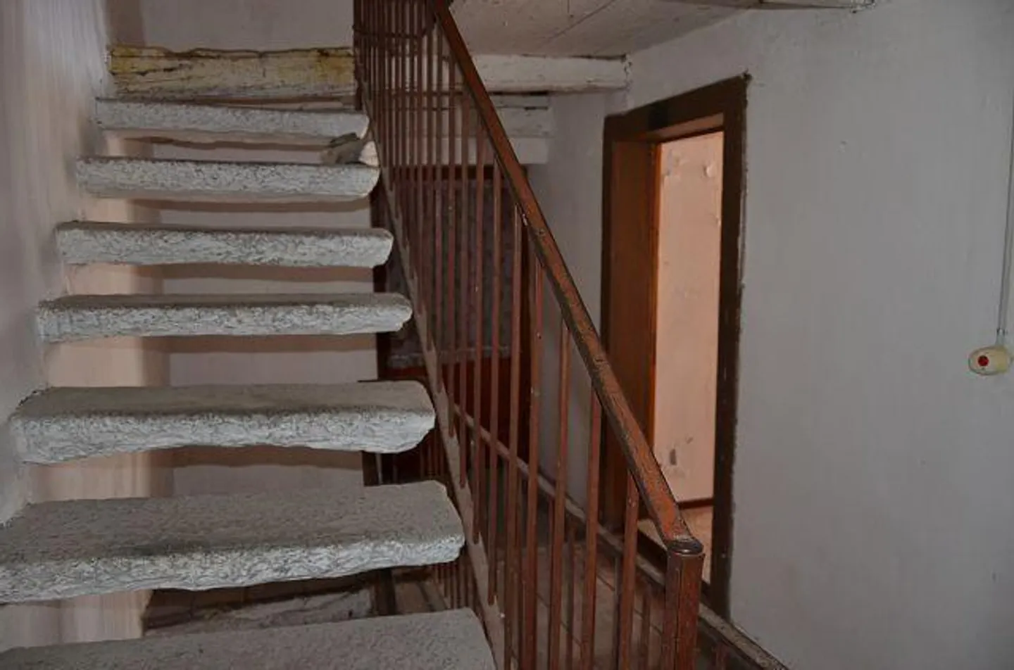 Large house with terrace and annex to be renovated in a position... - Photo 18 of 25