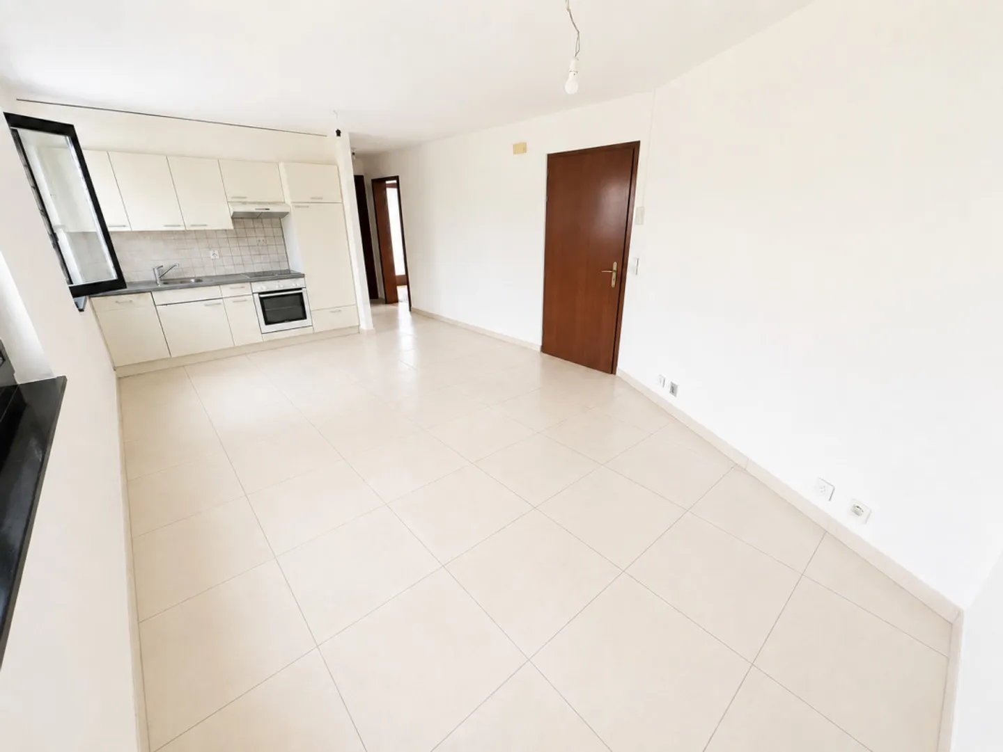 Zu vermieten - Charmante 2,5-Zimmer-Wohnung mit Terrasse in Conthey - Foto 2 von 7