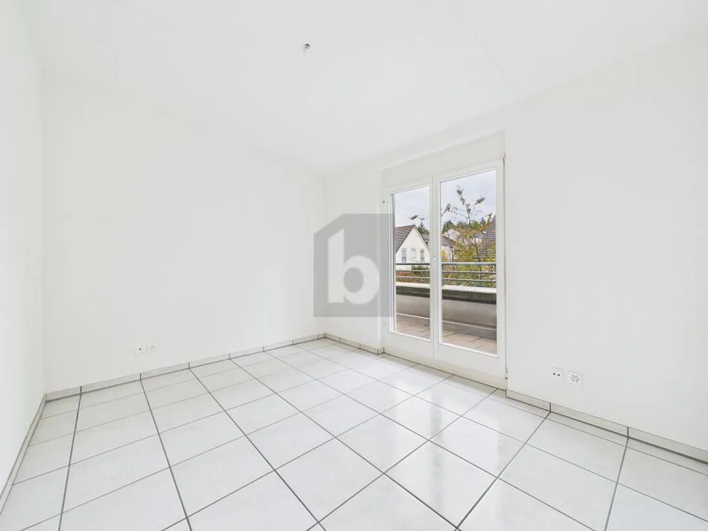 SPACIOUS WITH TERRACE AND FAR VIEW - Photo 5 of 6