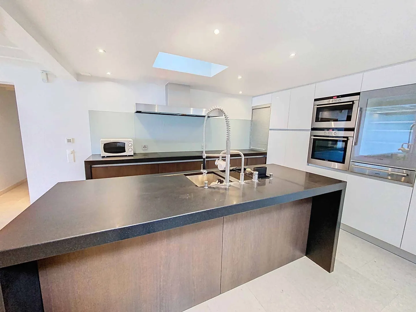 Magnificent Apartment with a View - Photo 6 of 13