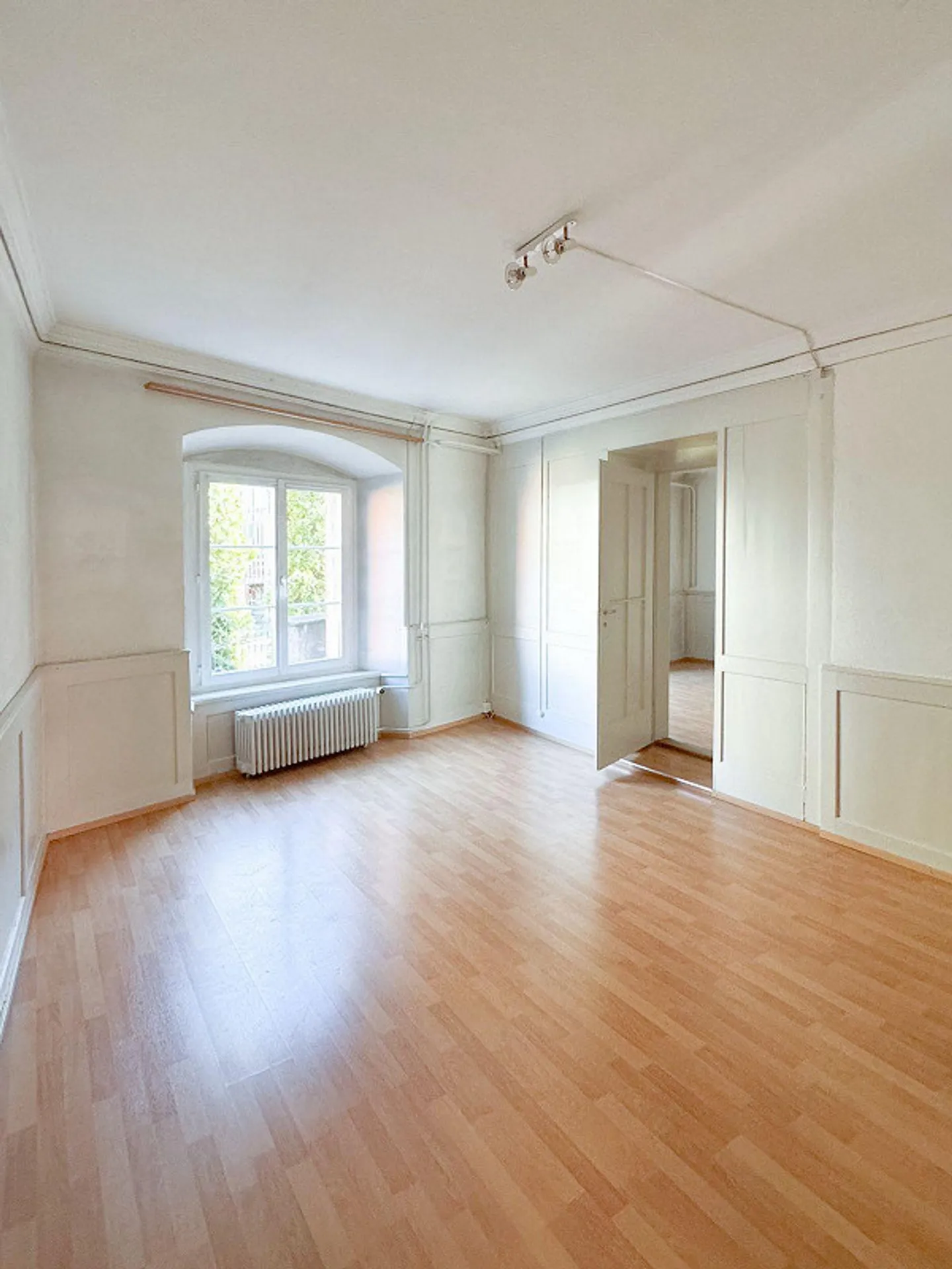 Charmante Wohnung in historischem Gebäude - Foto 9 von 16