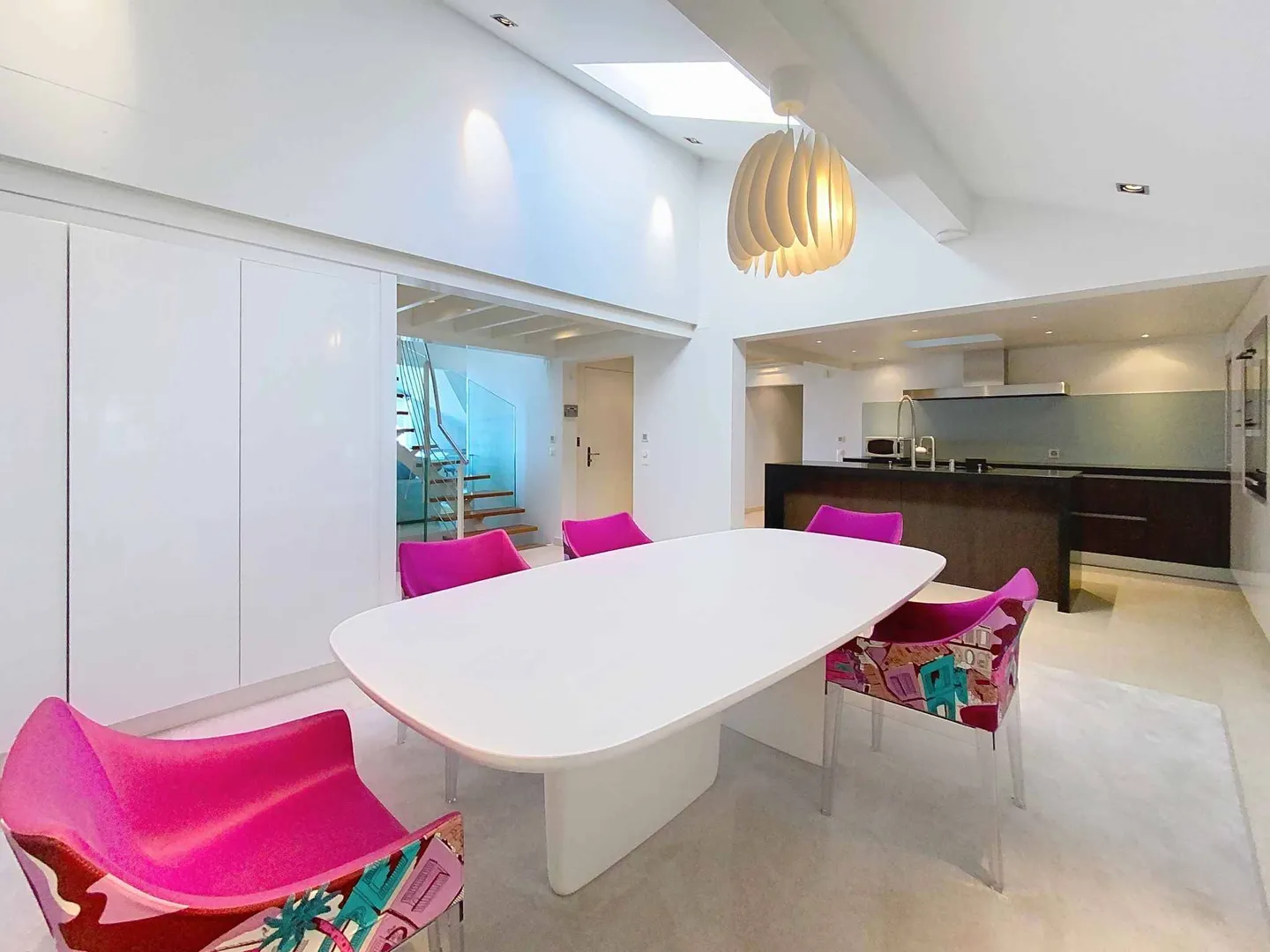Magnificent Apartment with a View - Photo 8 of 13