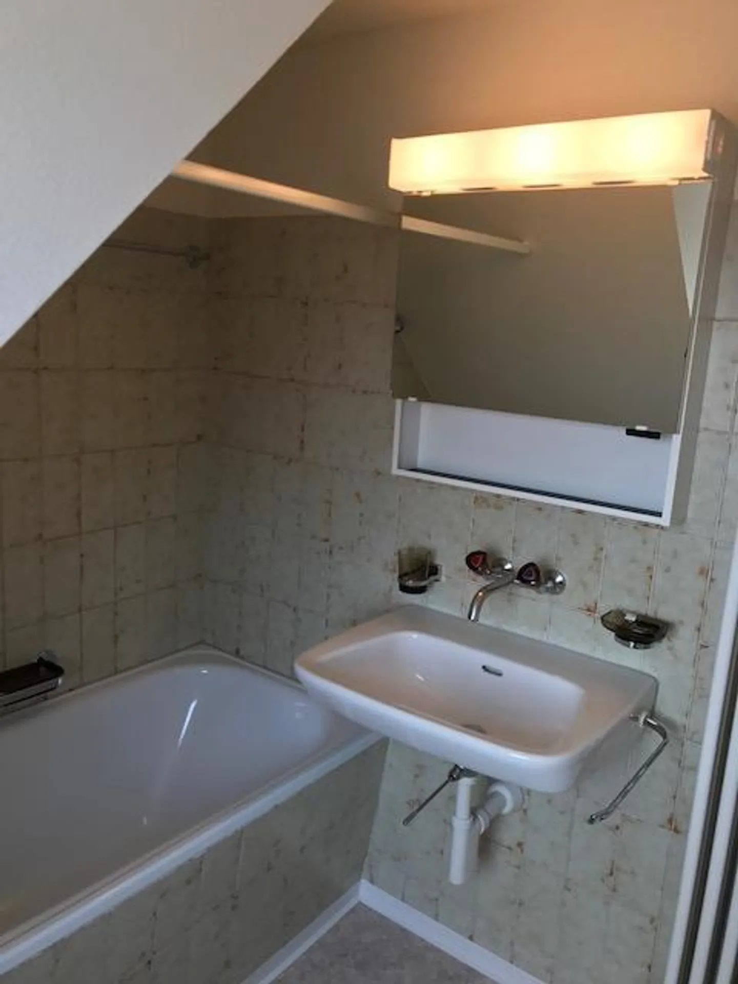 Appartamento mansardato di 2 stanze - Foto 4 di 8