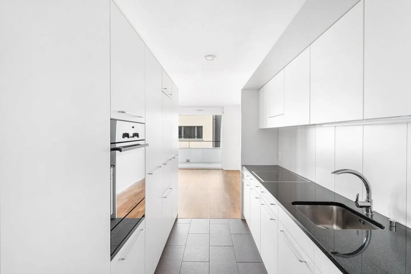 RENT WITHOUT DEPOSIT - Living in the heart of the spa district - Photo 2 of 6