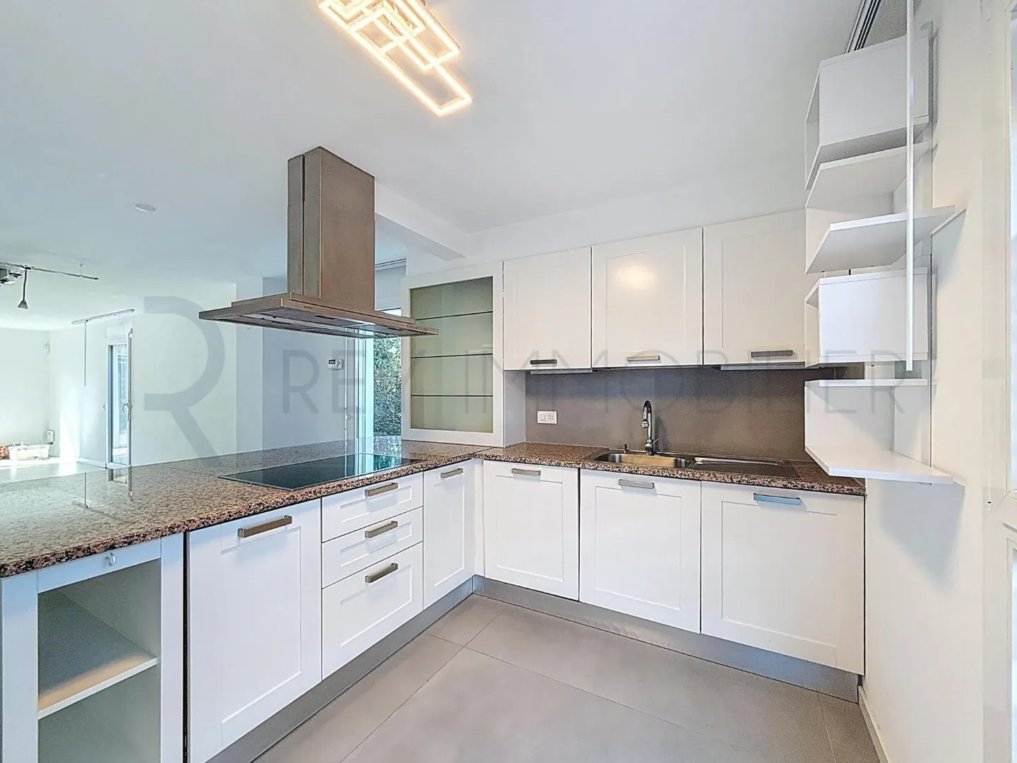 Casa a schiera affascinante in zona residenziale - Foto 3 di 9