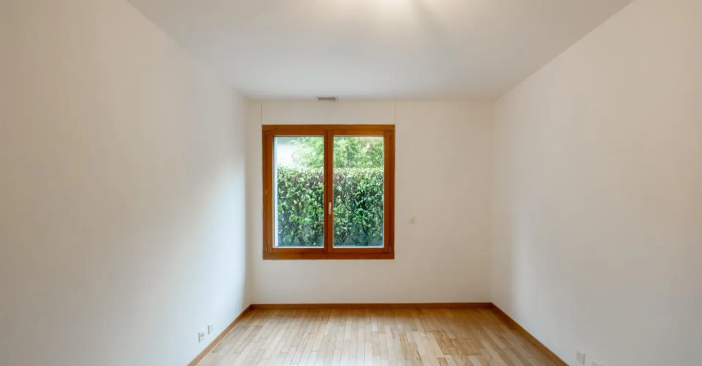 Appartement traversant d’exception de 151m² avec 2 jardins de 87², véranda vitrée de 25m² et double box de 31m² - Photo 14 of 18