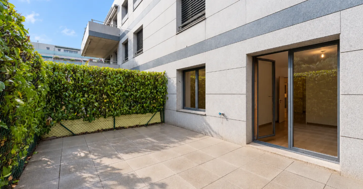 Appartement traversant d’exception de 151m² avec 2 jardins de 87², véranda vitrée de 25m² et double box de 31m² - Photo 15 of 18