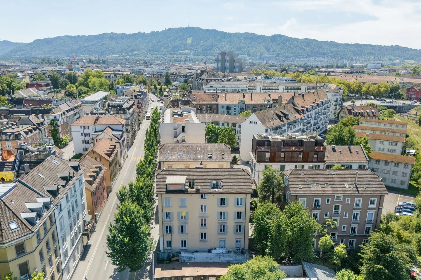 Appartamento di città con 3 camere da letto recentemente ristrutturato nel quartiere 4 di Zurigo - Foto 1 di 9